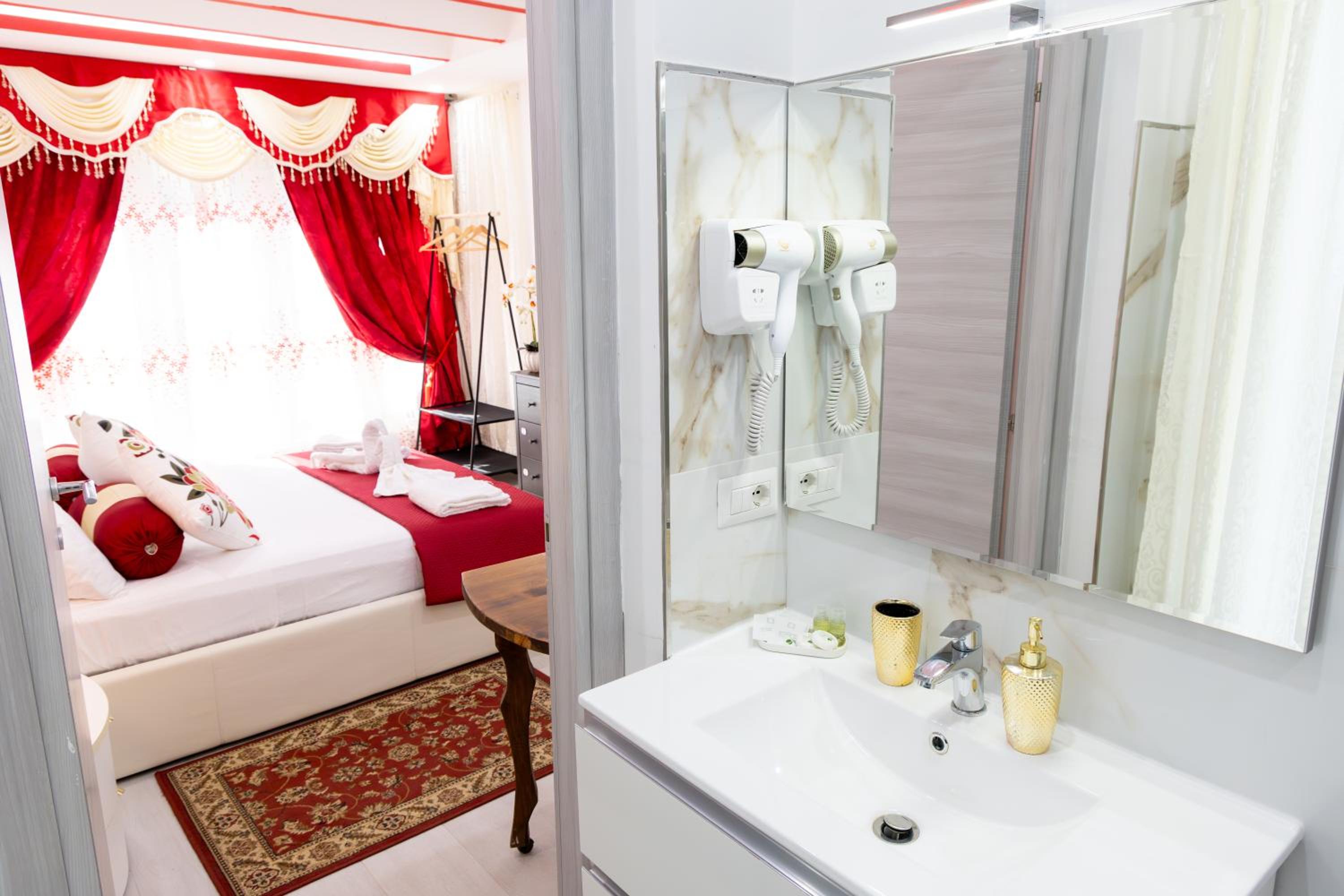 Double Room with Private Bathroom photo 3