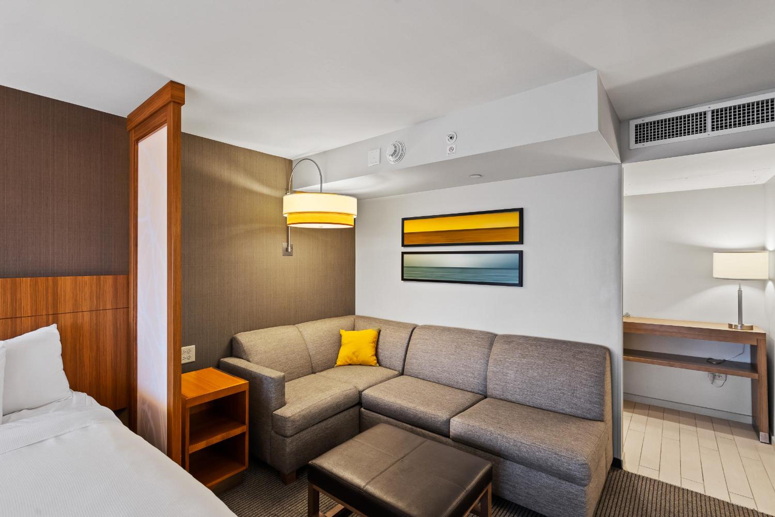 Queen Room with Two Queen Beds and Roll-In Shower - Disability Access - Photo 6