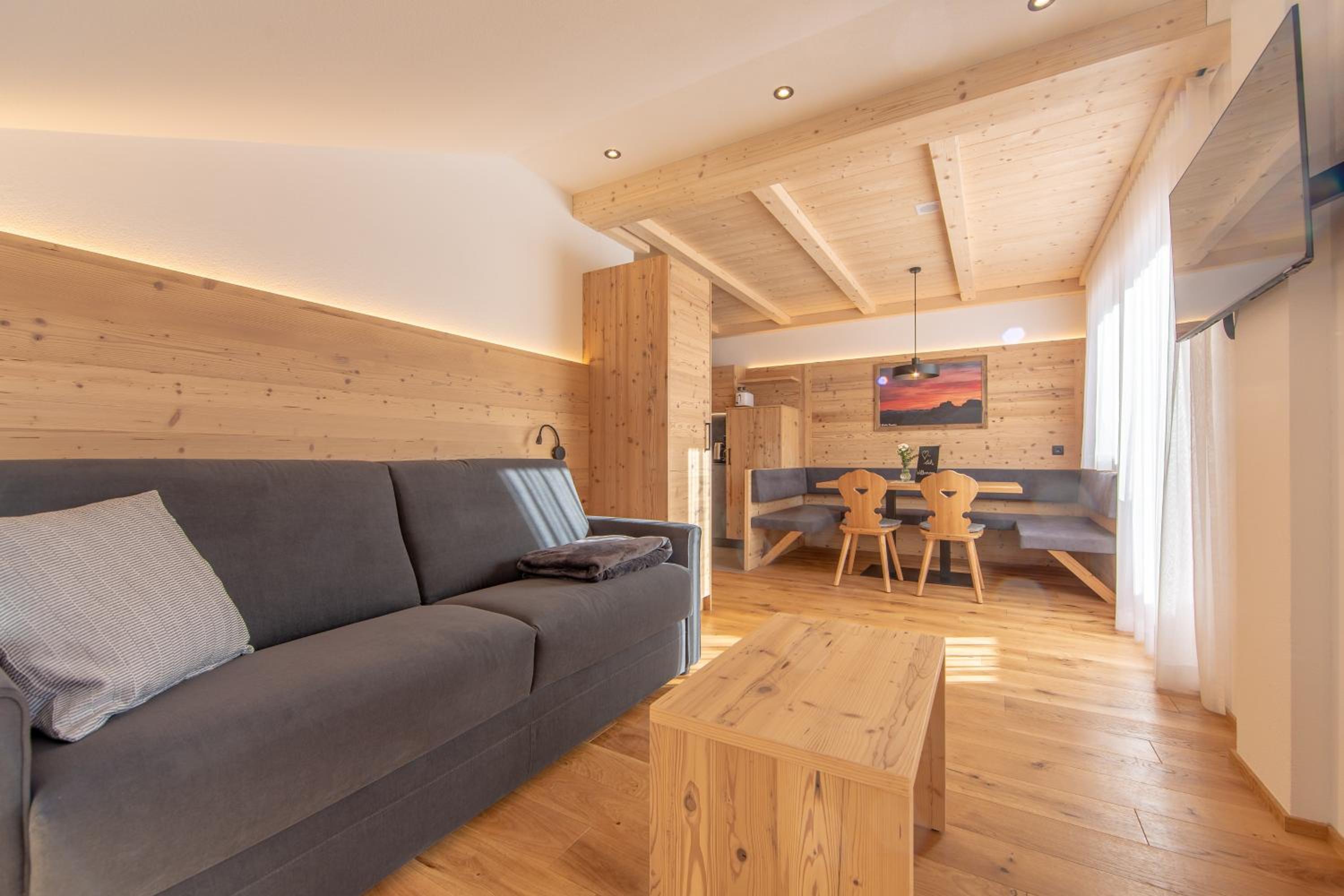 Two-Bedroom Apartment With Balcony photo 1