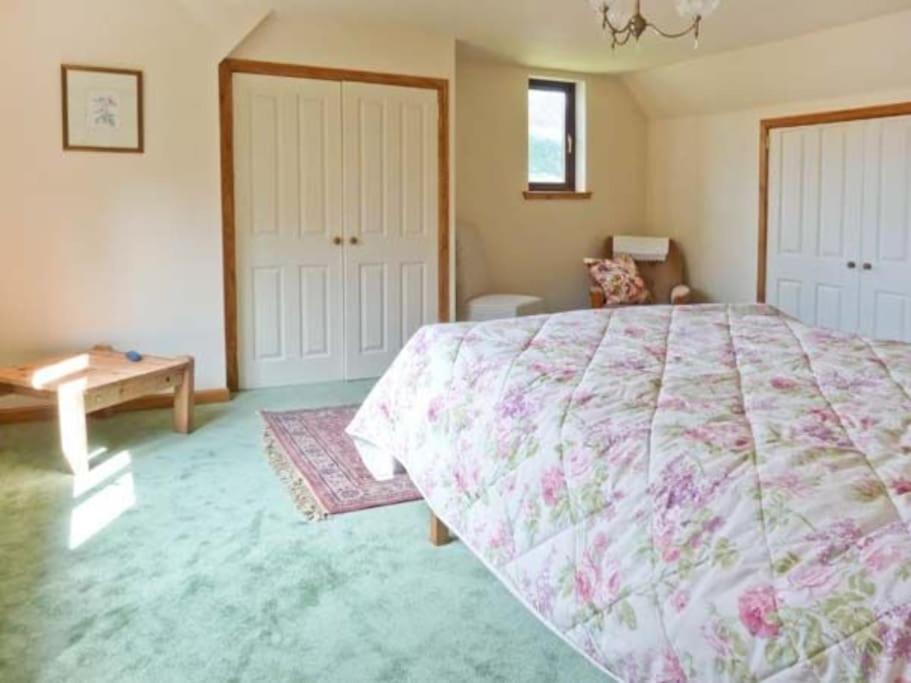 Four-Bedroom House photo 1