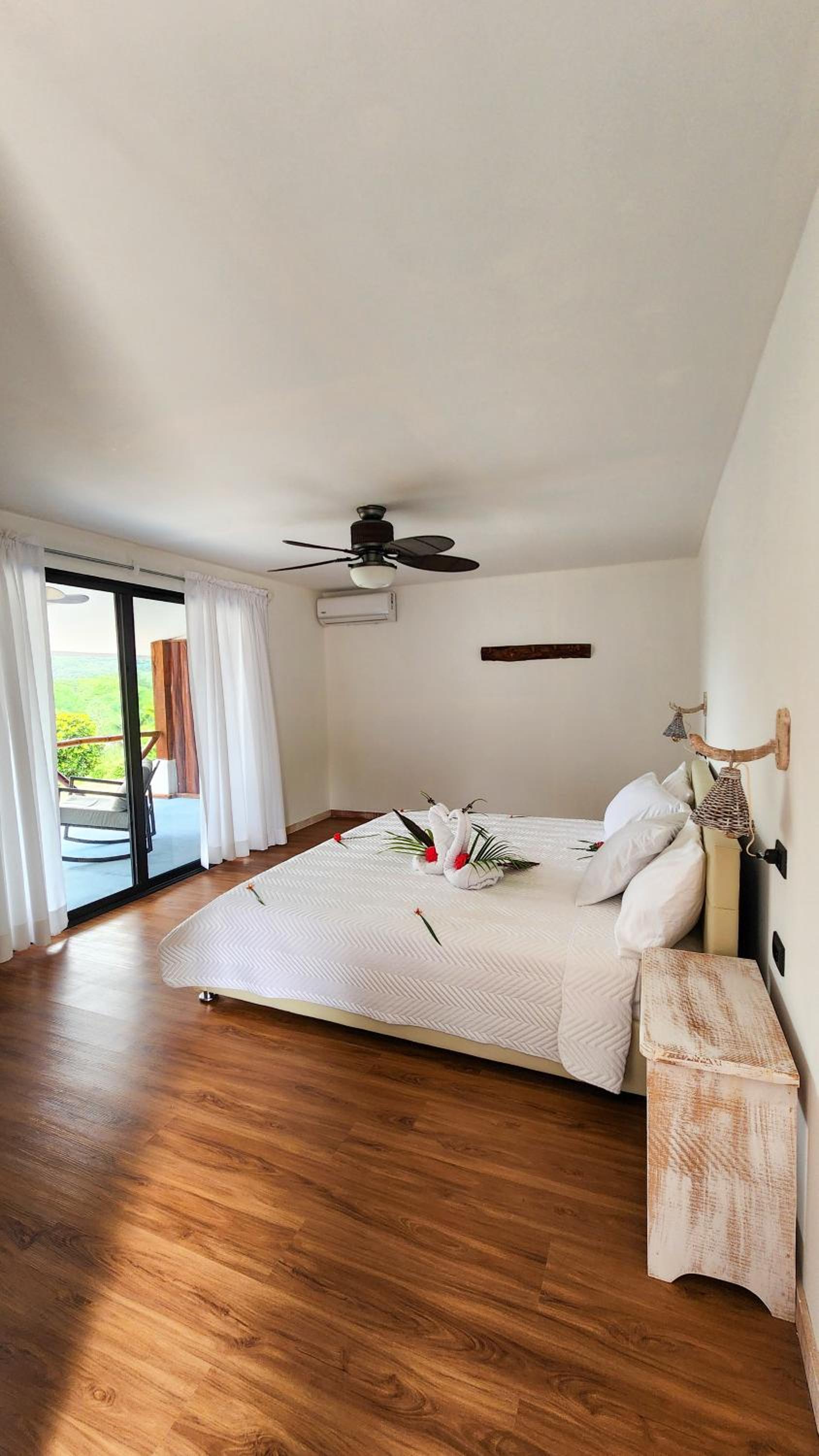 Deluxe Double Room with Balcony and Sea View photo 3