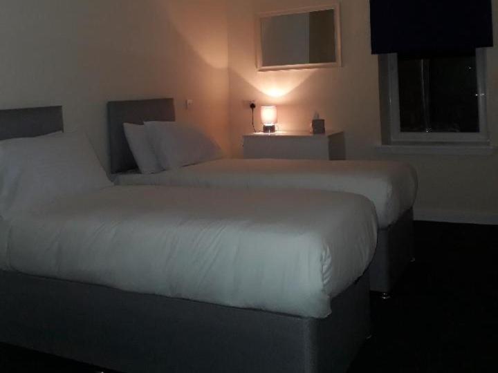 Twin Room with Private Bathroom photo 1