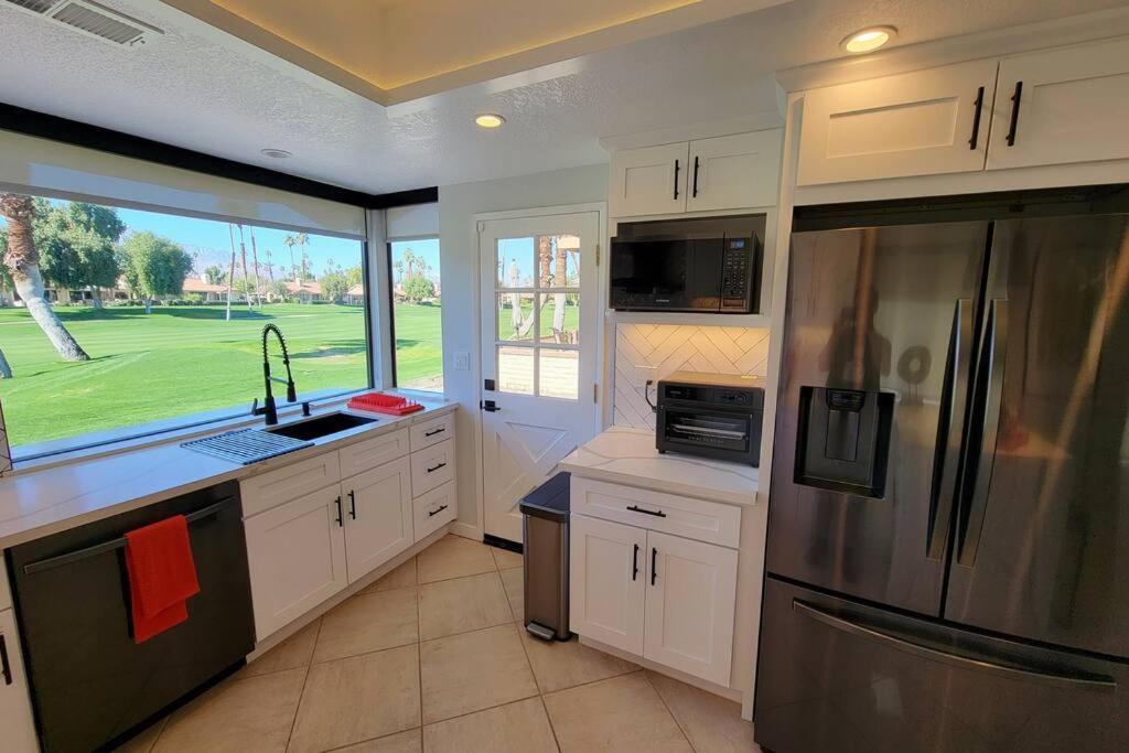 Three-Bedroom House photo 3