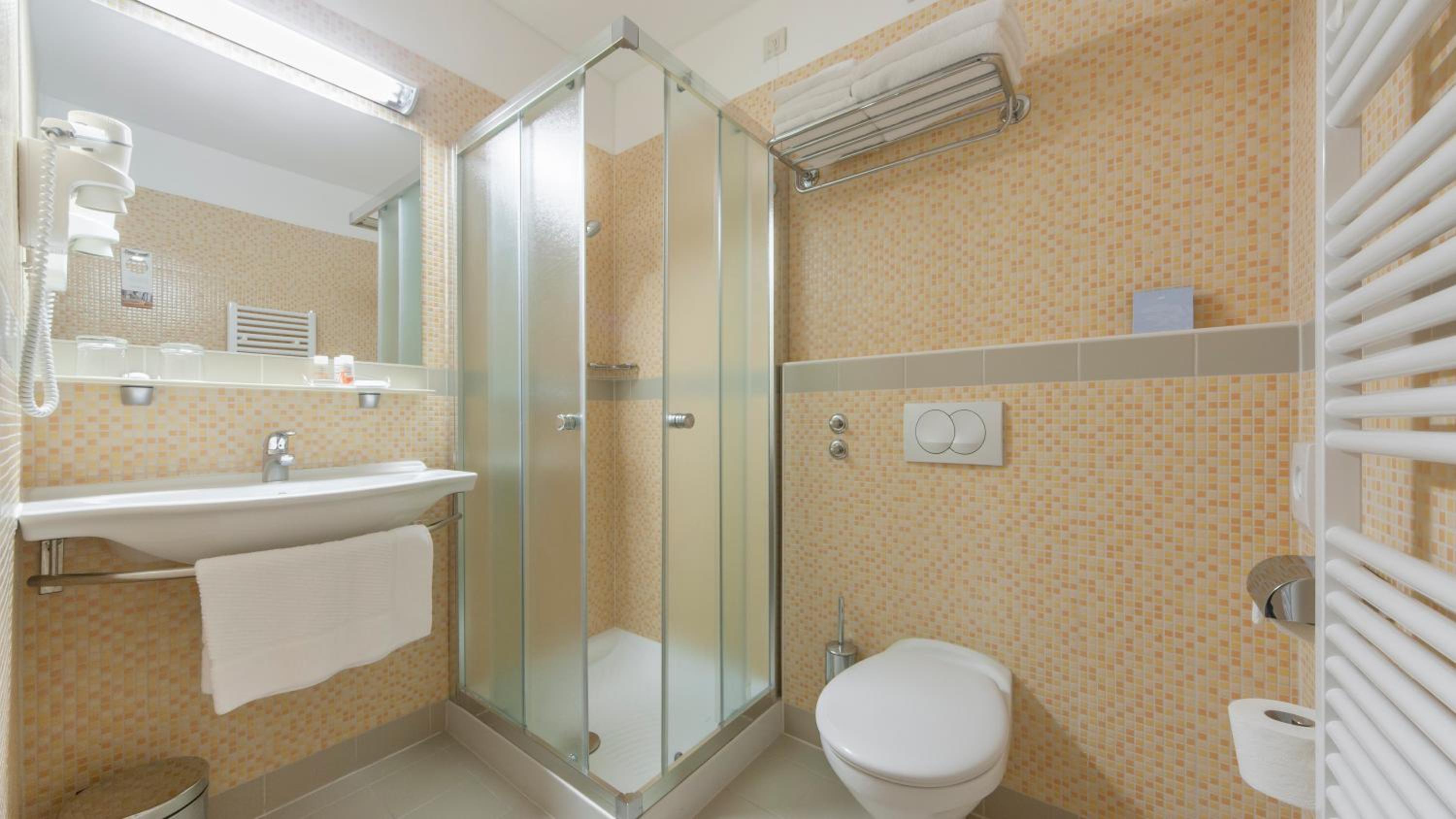 Standard Double Room with Balcony and Sea Side - Photo 4