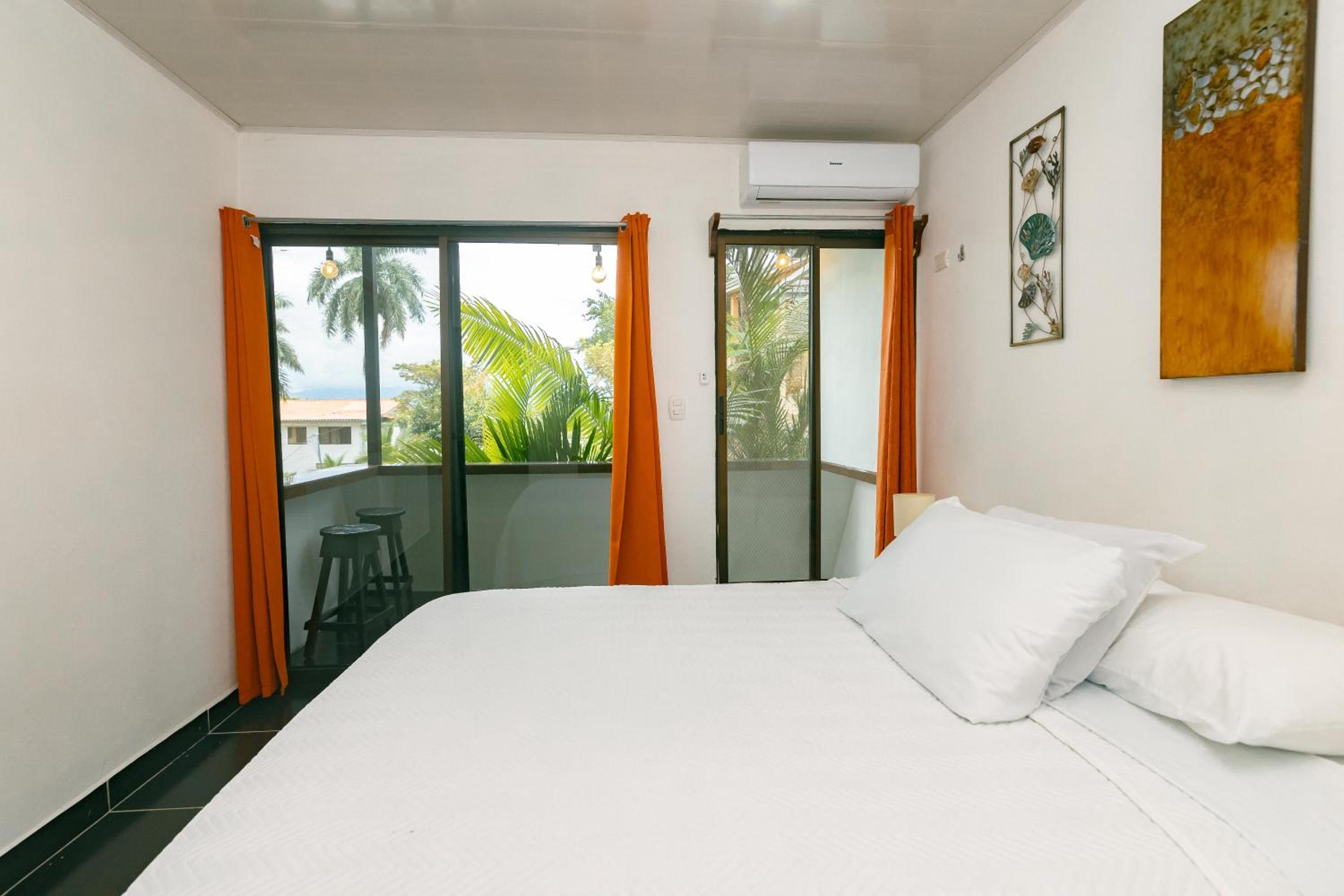 Studio Apartment photo 3