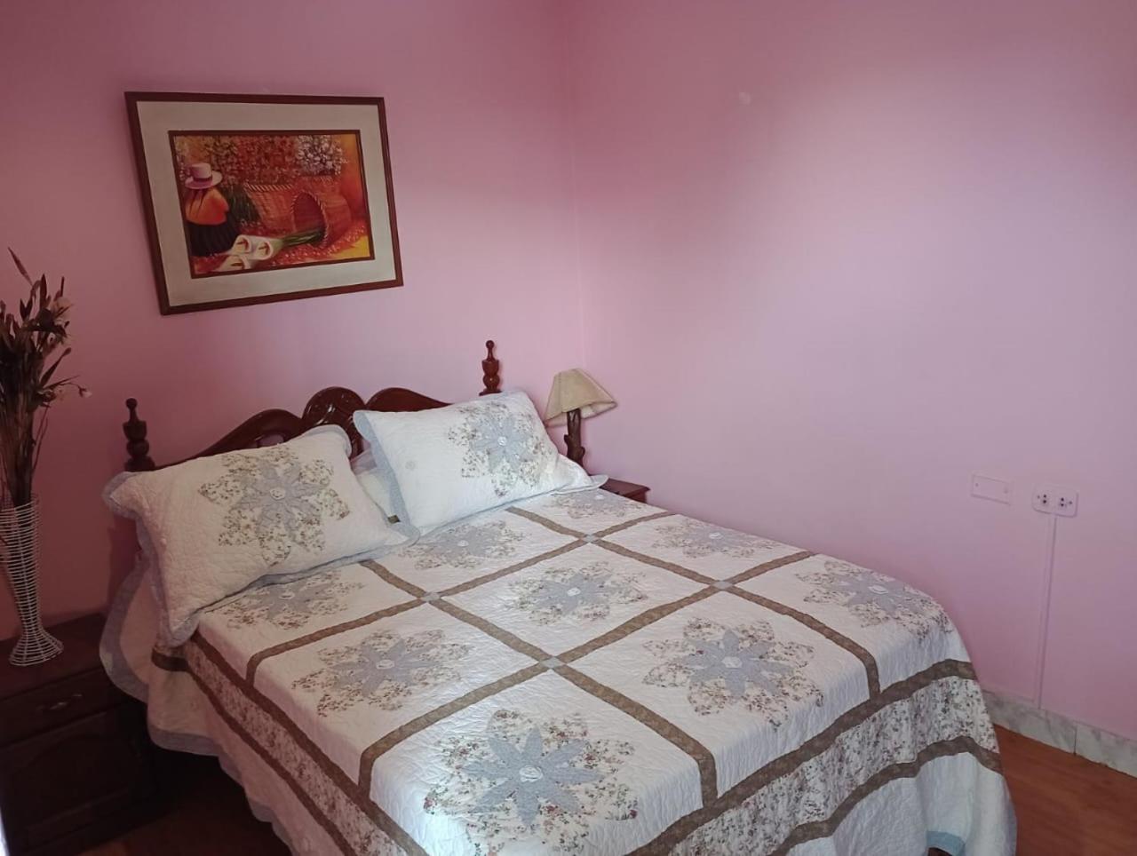 Standard Single Room With Shared Bathroom