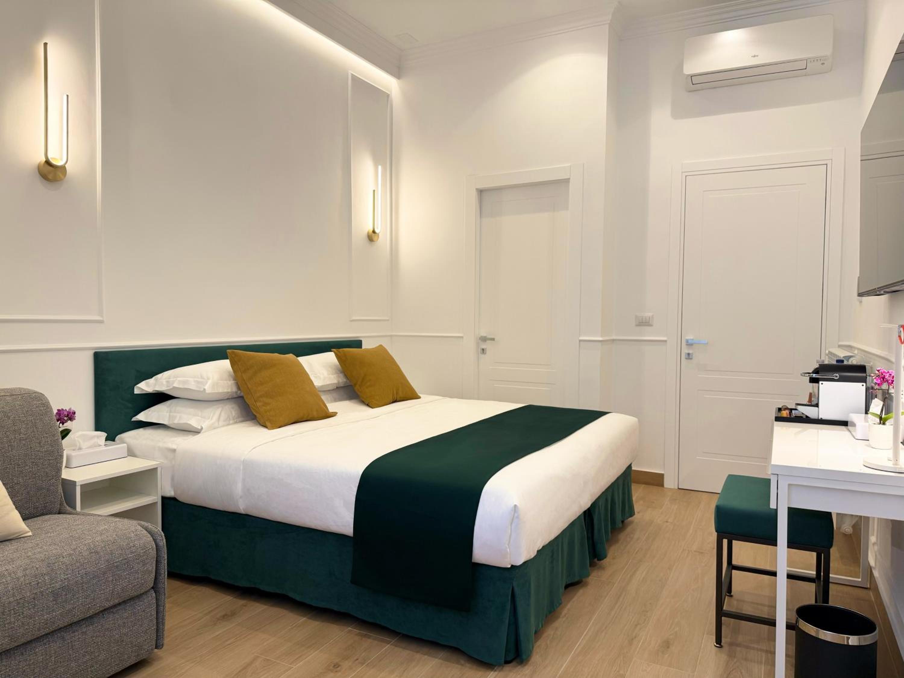 Deluxe Triple Room photo 2