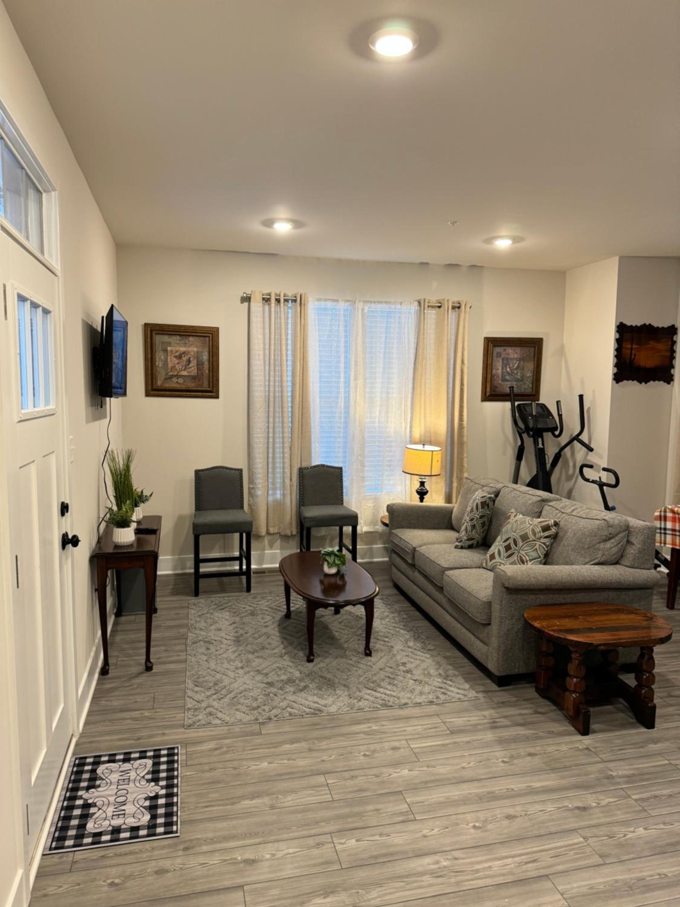One-Bedroom Apartment