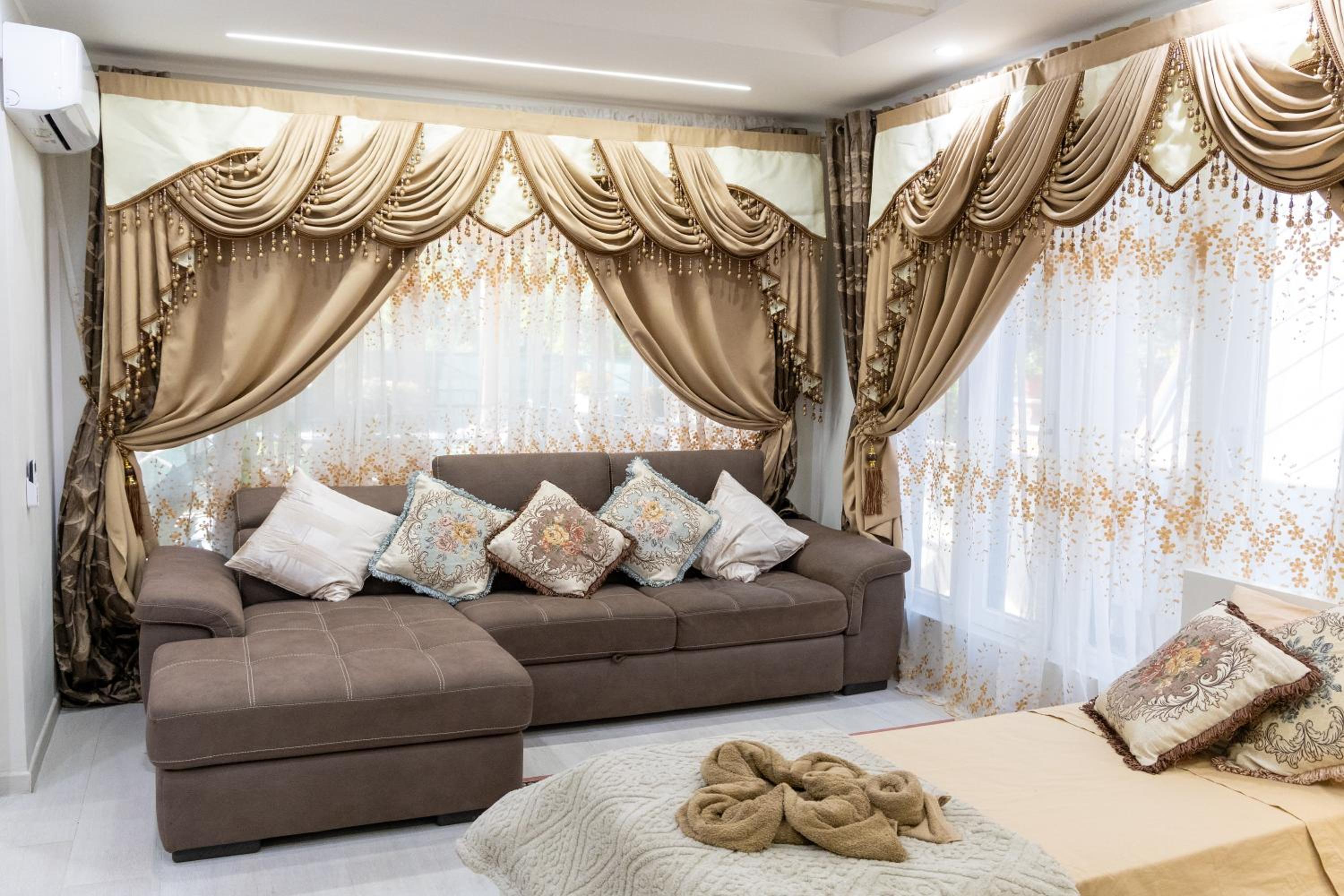 Family Room photo 2