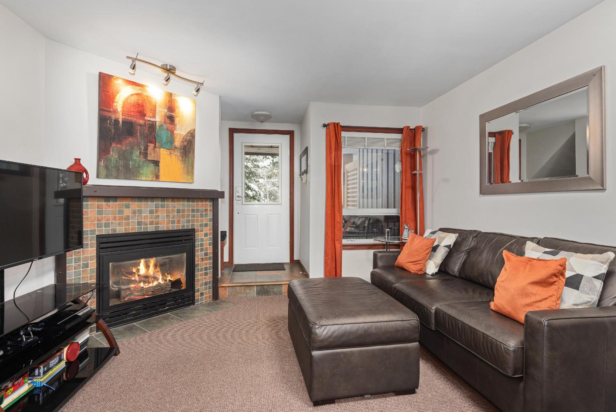 Two bedroom townhome with private hot tub GR 30