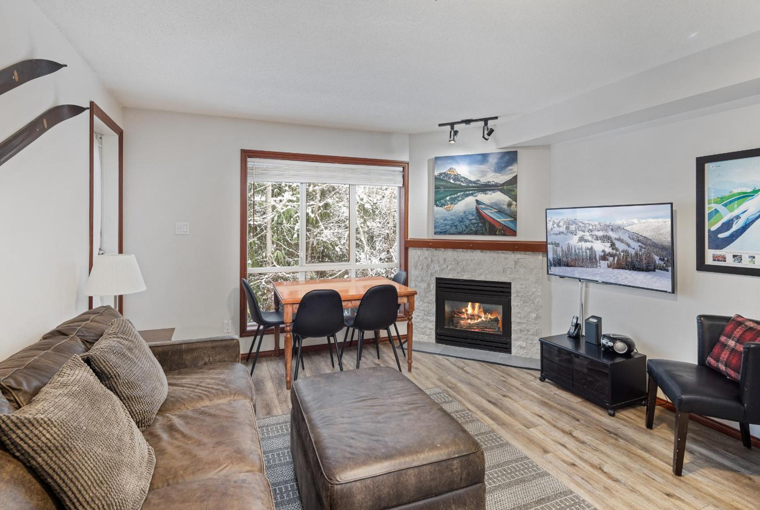 Two bedroom townhome with private hot tub GR 76