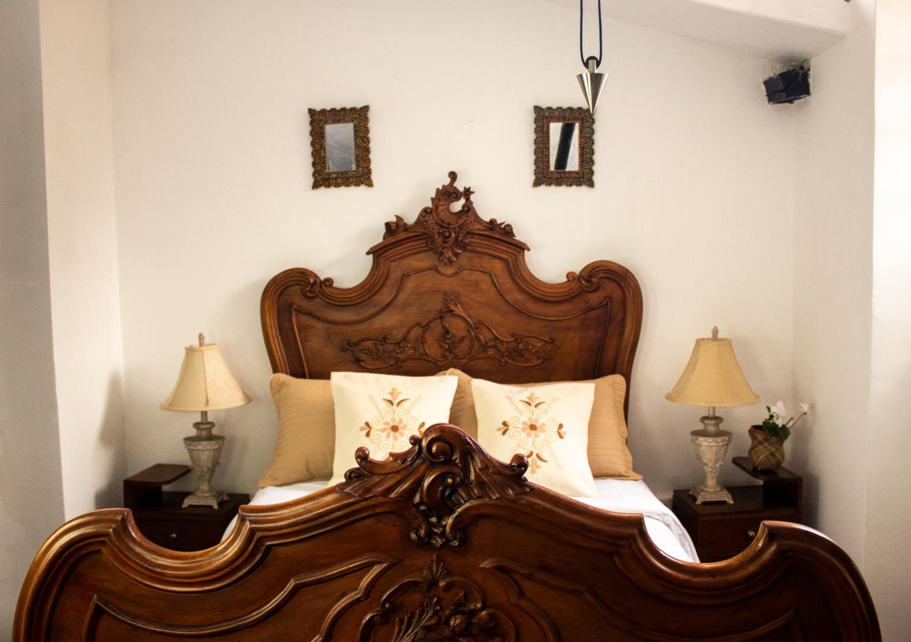 Deluxe King Suite photo 1