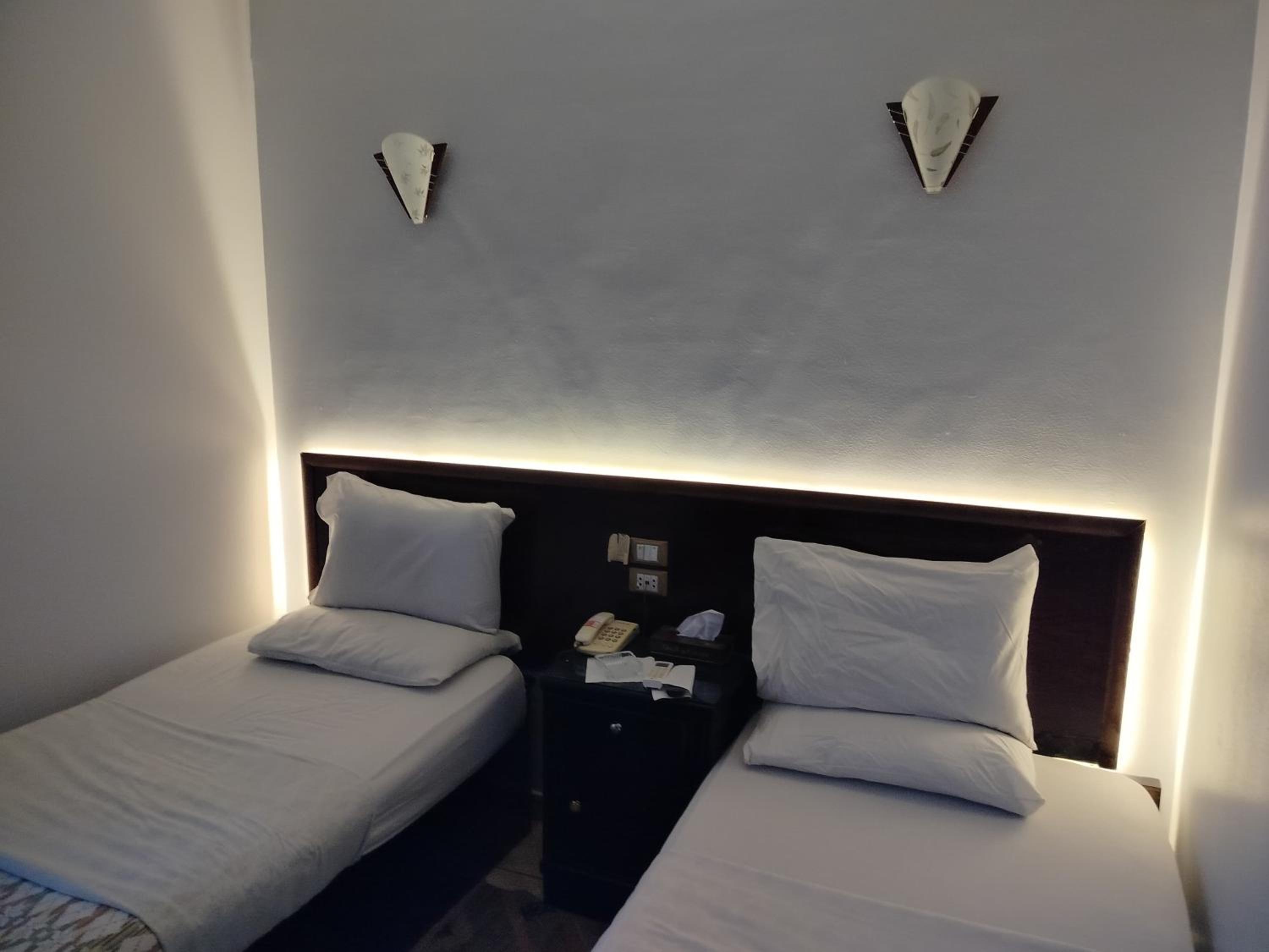 Single Room with Private Bathroom photo 3