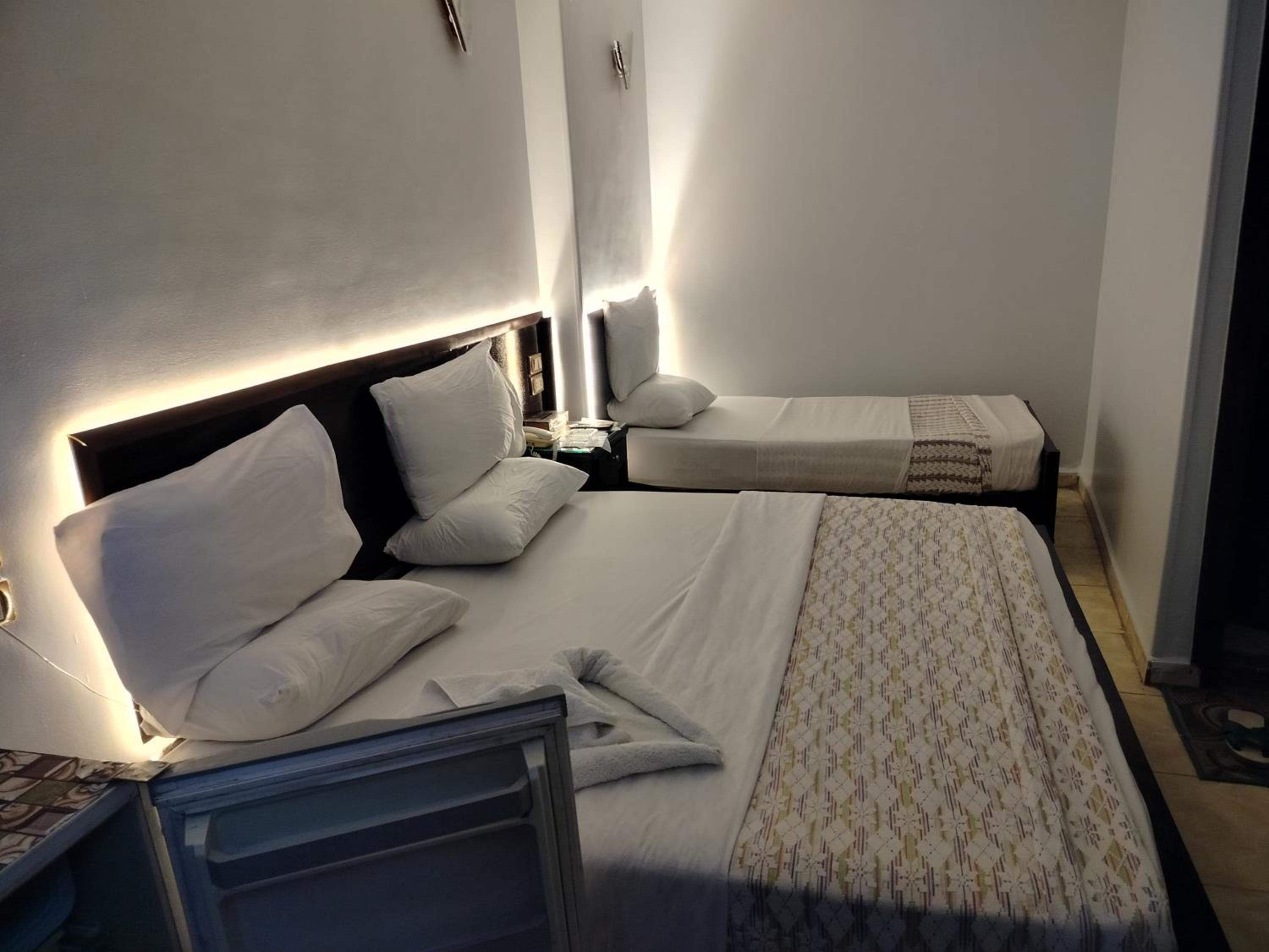 Triple Room with Private Bathroom photo 3