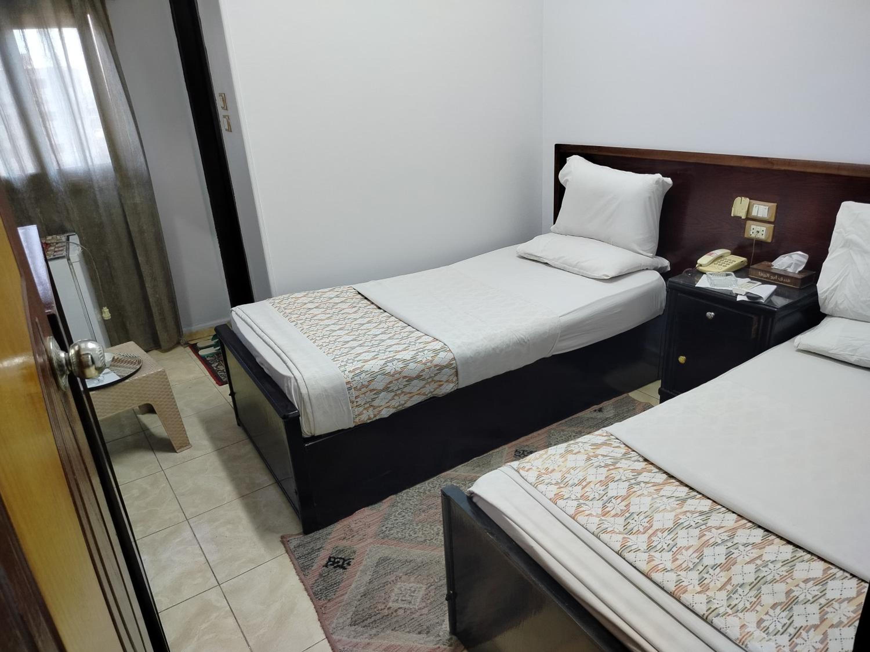 Single Room with Private Bathroom photo 1