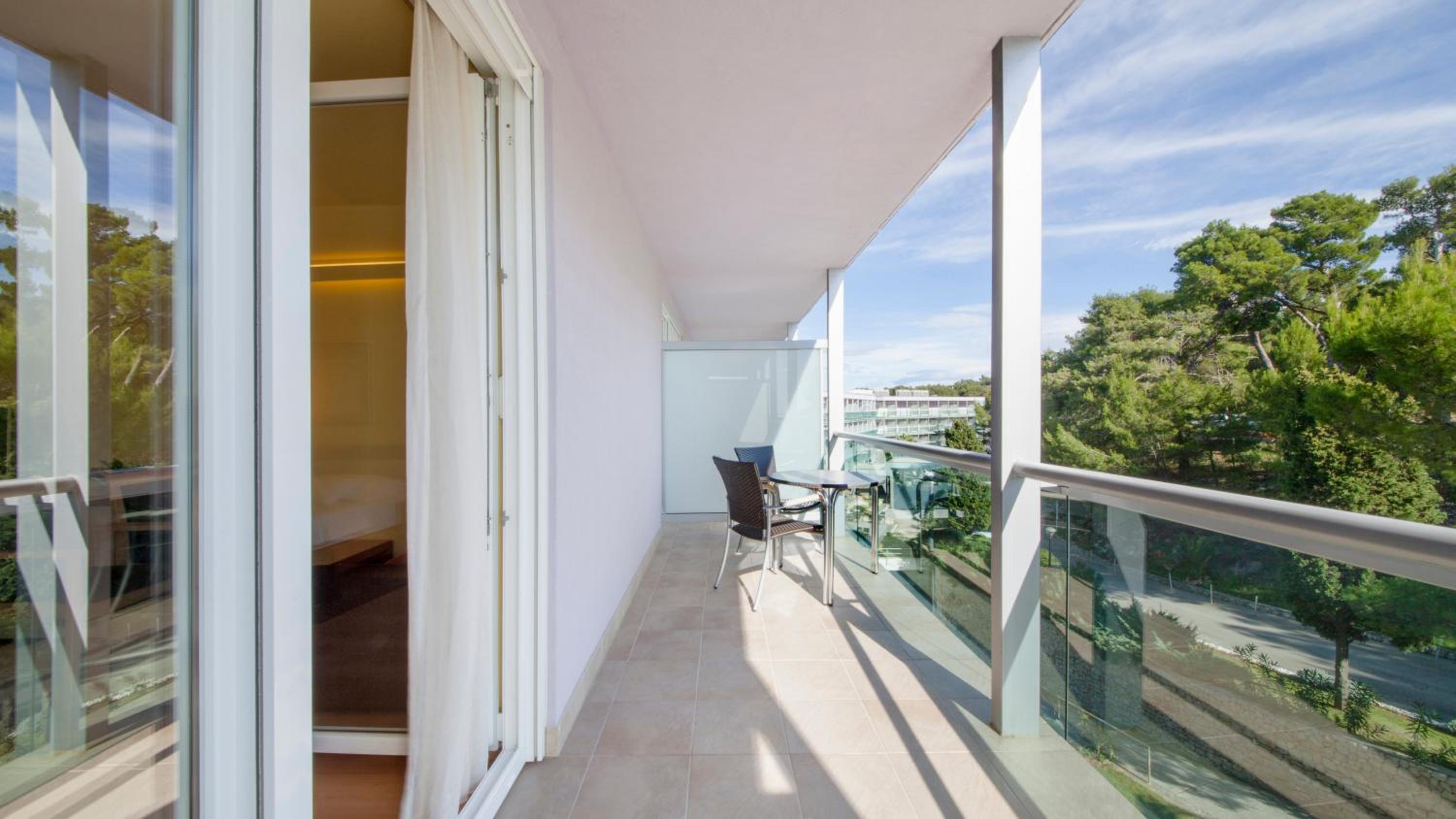 Premium Twin Room with Balcony  - Photo 5
