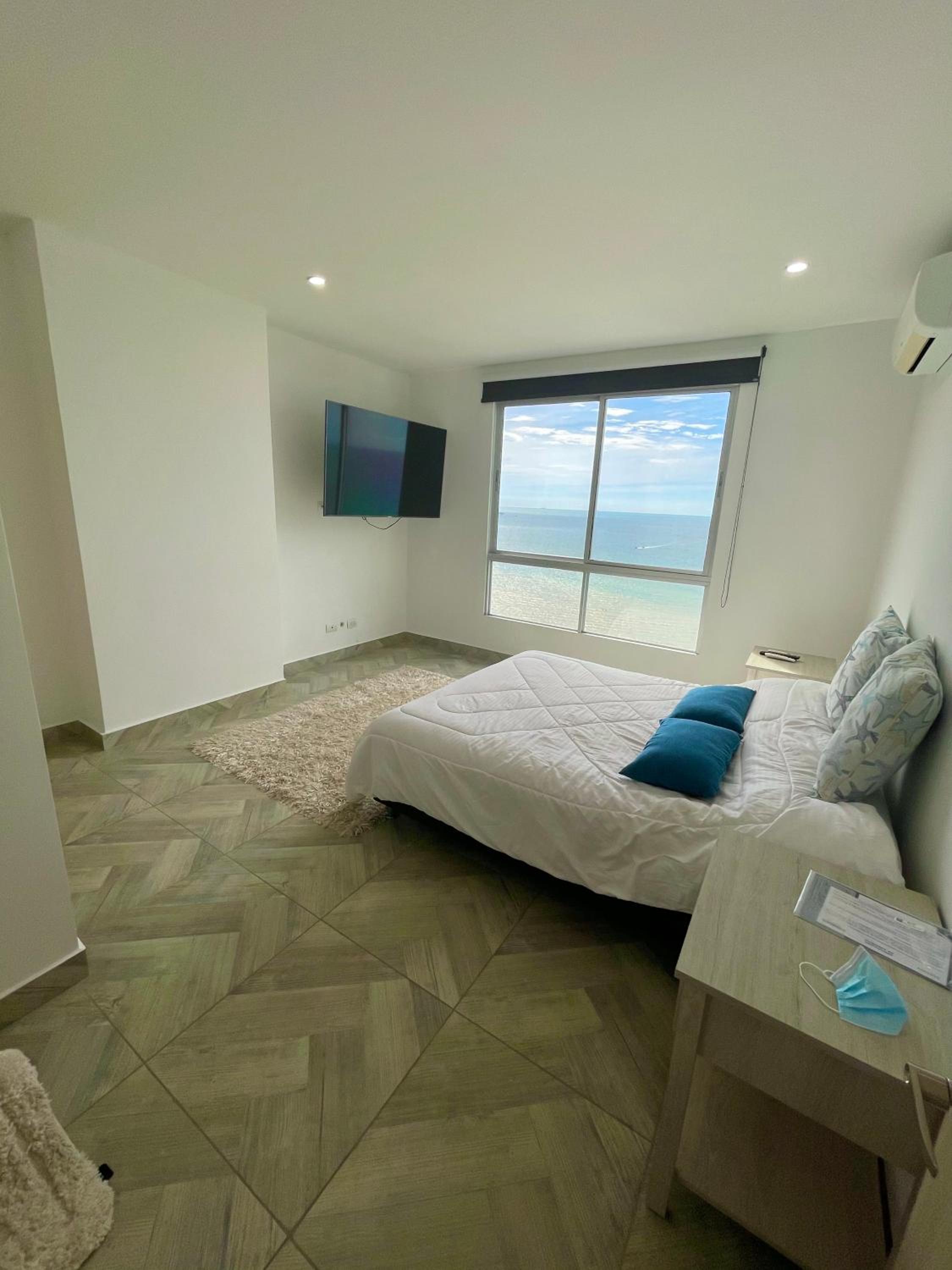 Three-Bedroom Apartment photo 1