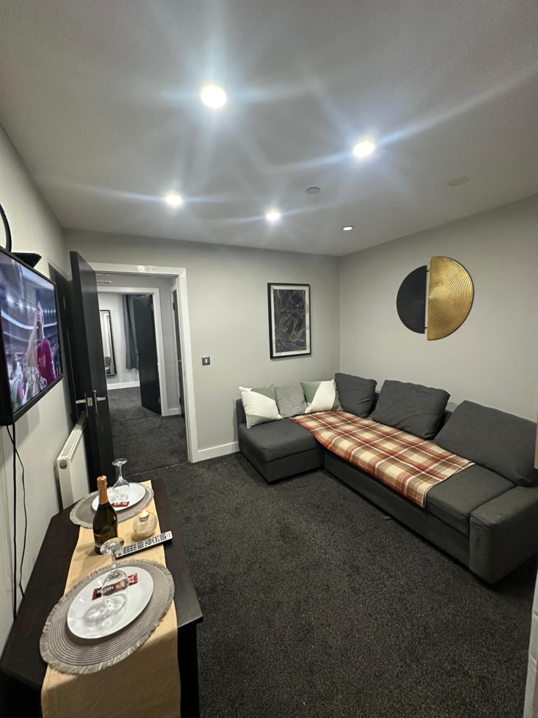 One-Bedroom Apartment