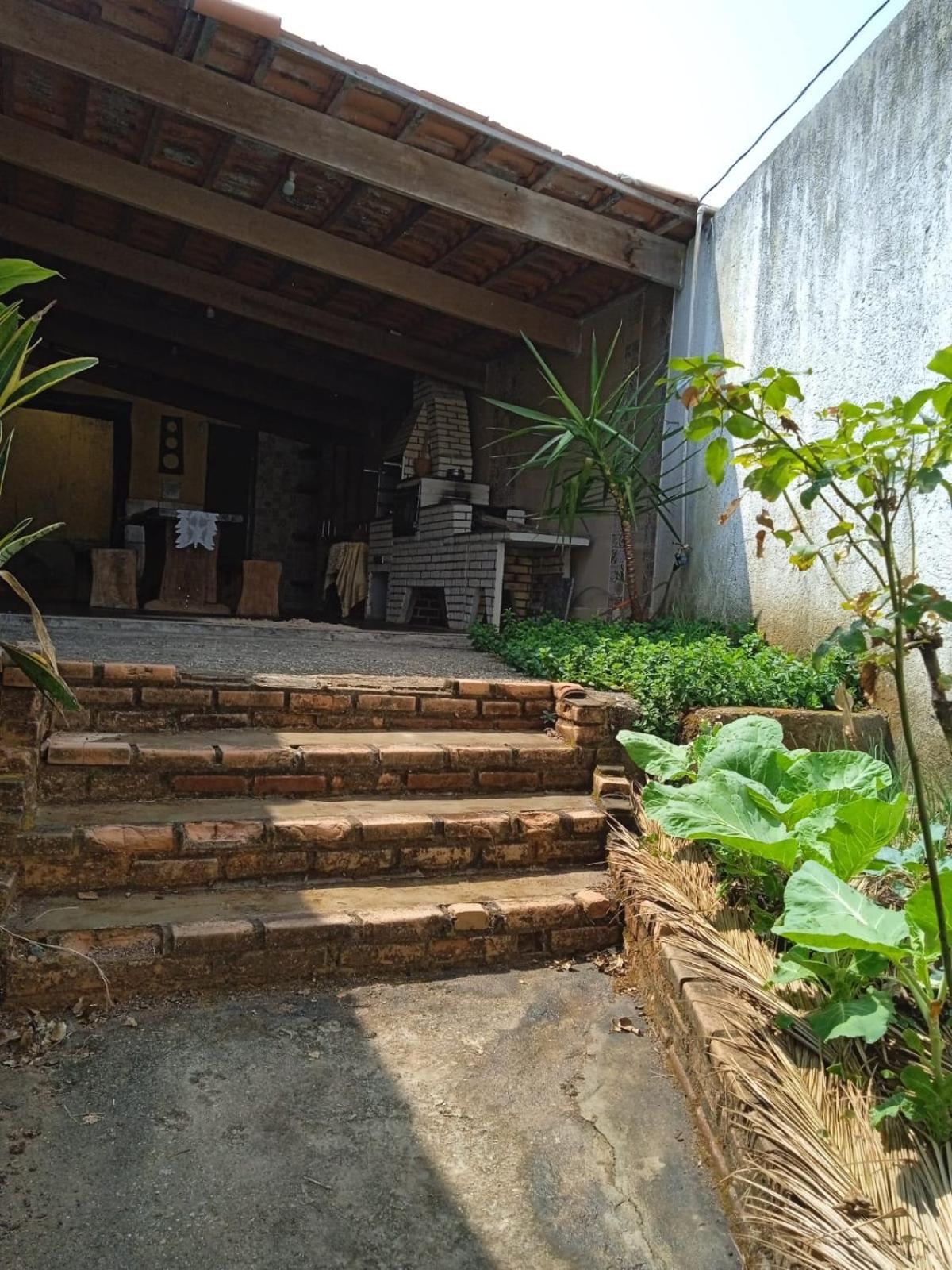 Three-Bedroom House photo 3
