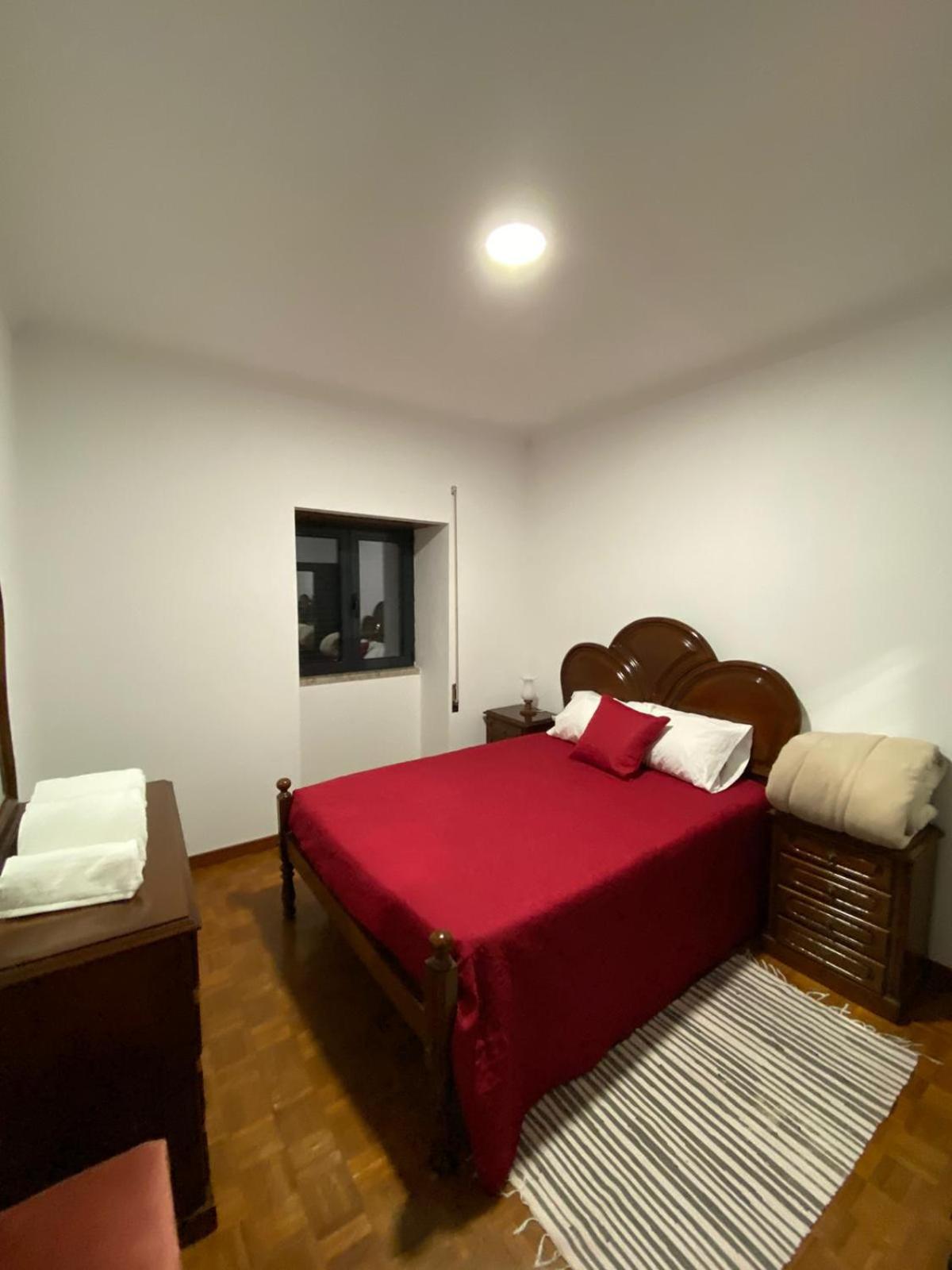 Five-Bedroom House photo 3