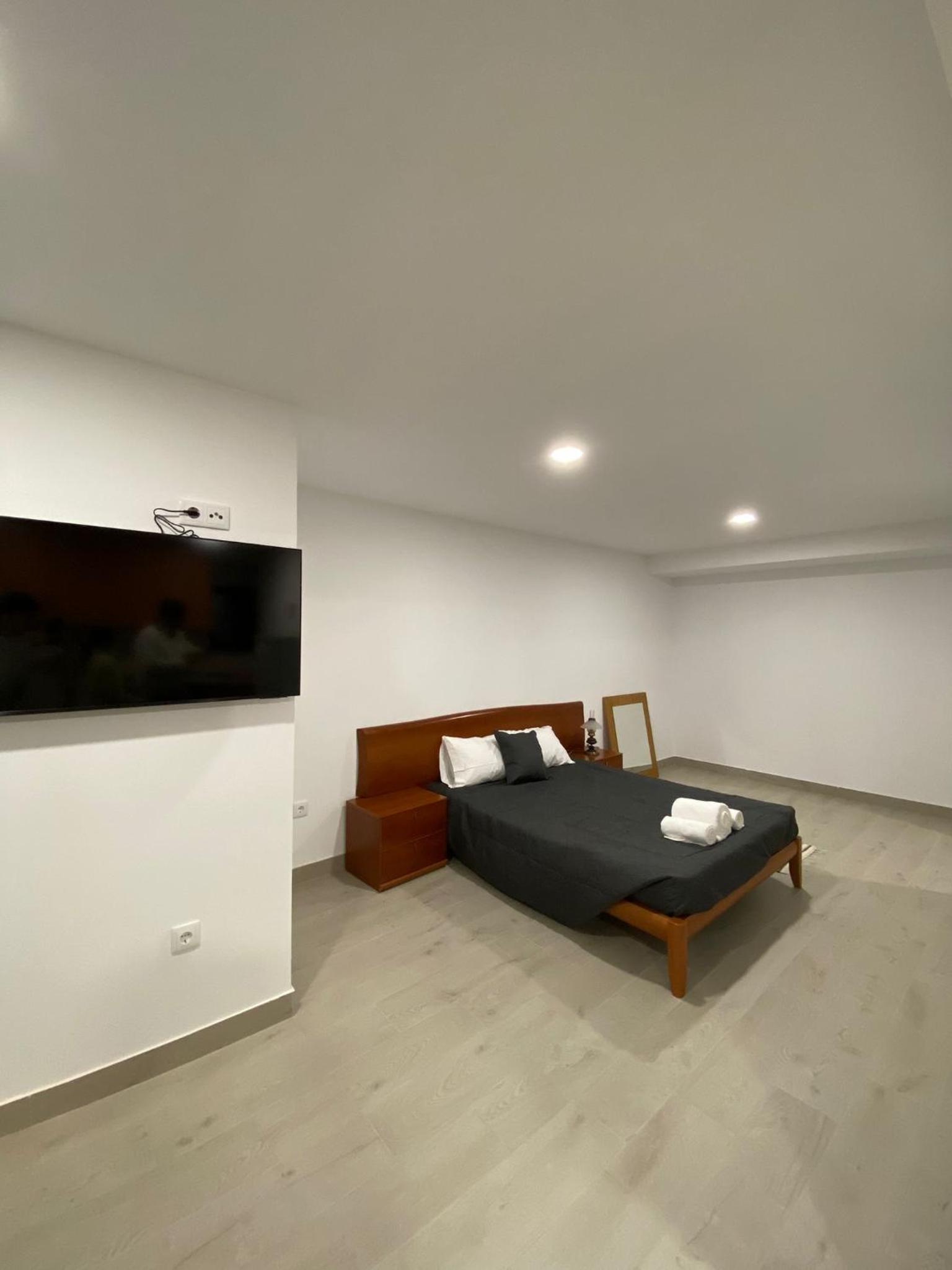 One-Bedroom House photo 1
