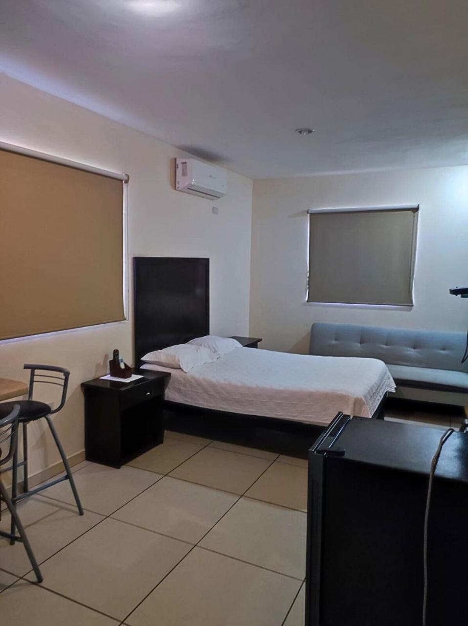 Studio Apartment photo 3