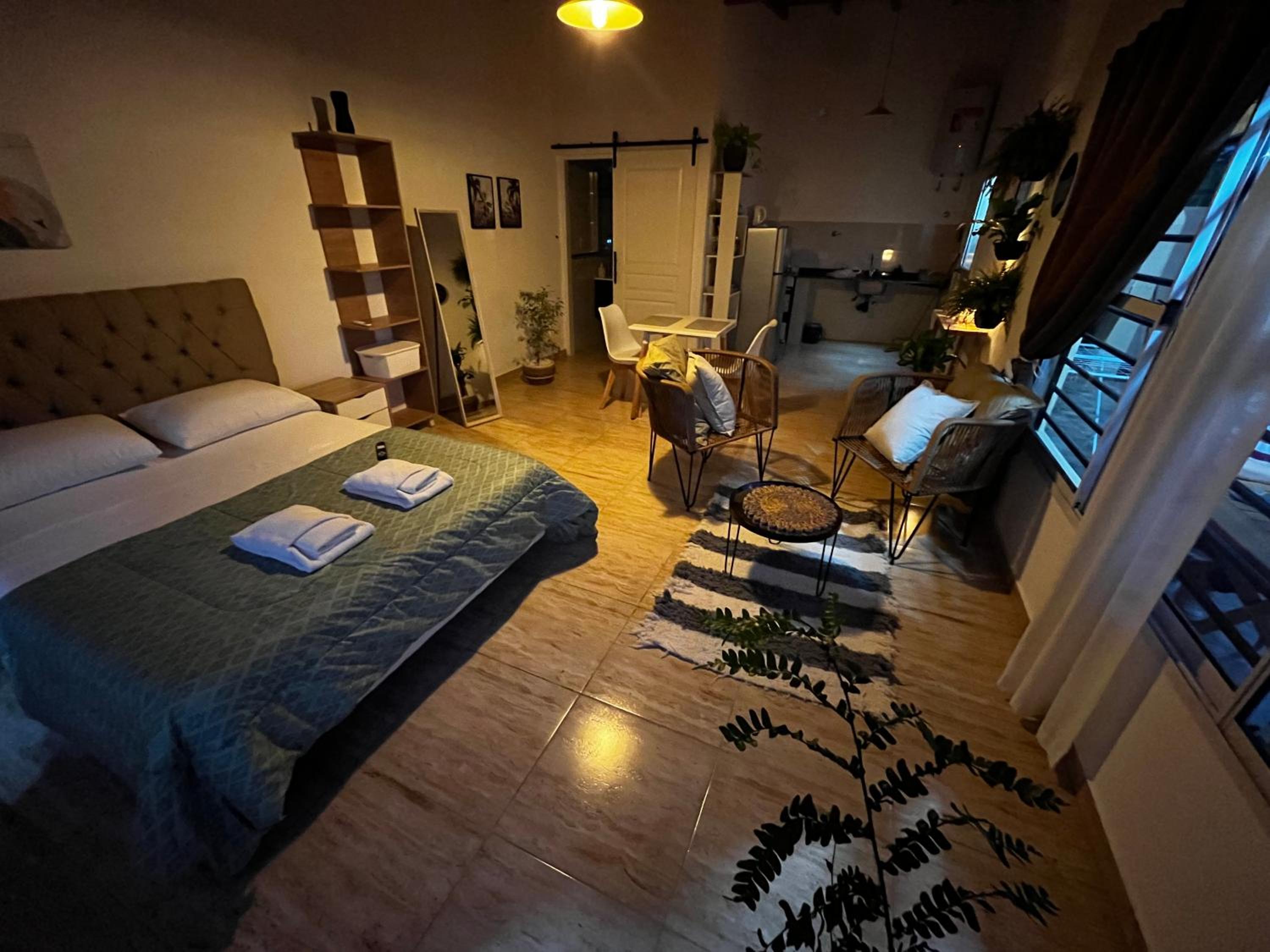 One-Bedroom Apartment photo 1