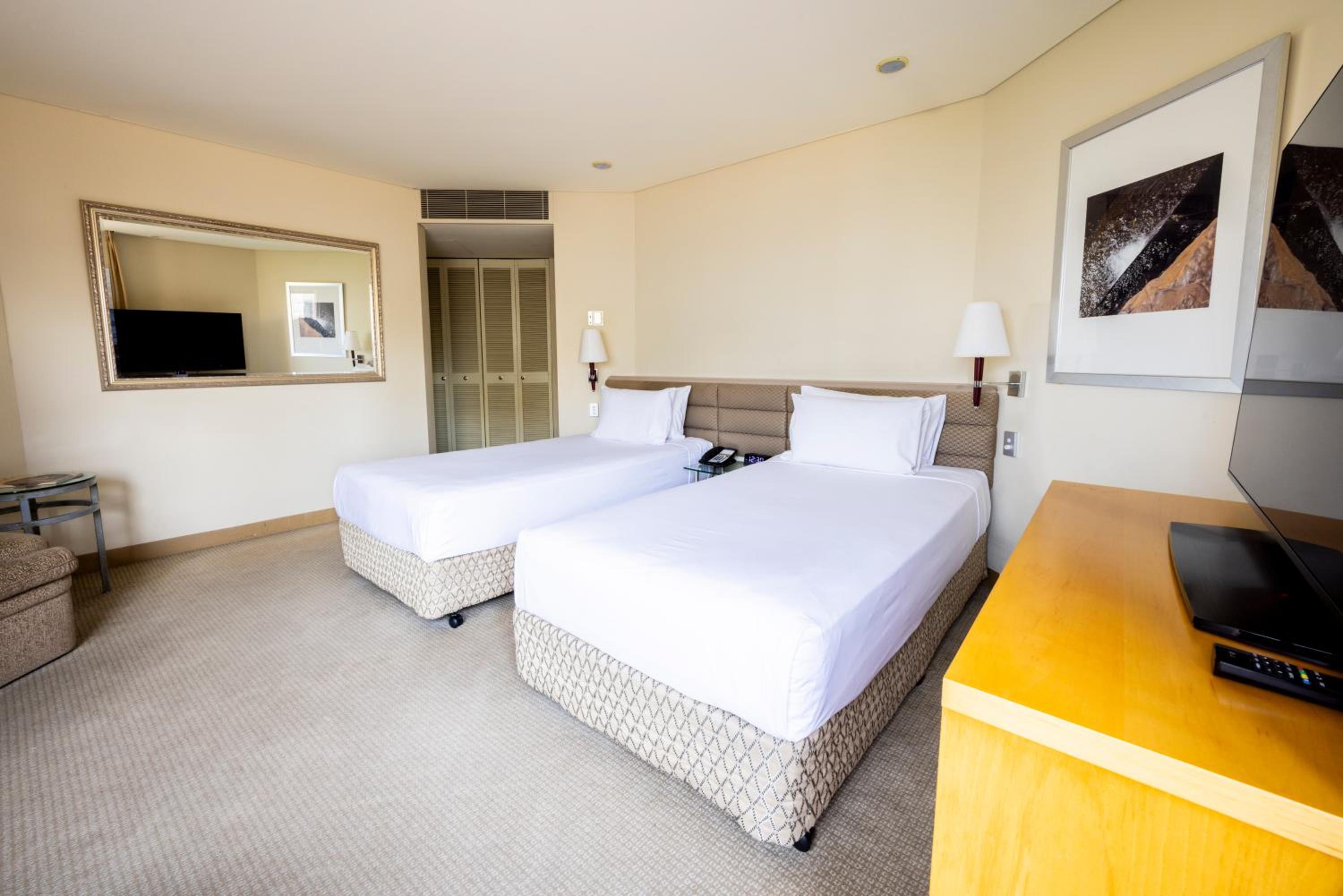Classic Twin Room - Photo 4
