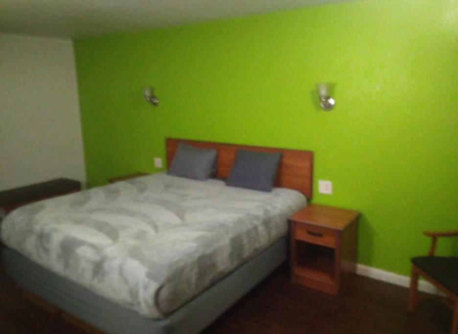 One-Bedroom Apartment photo 3