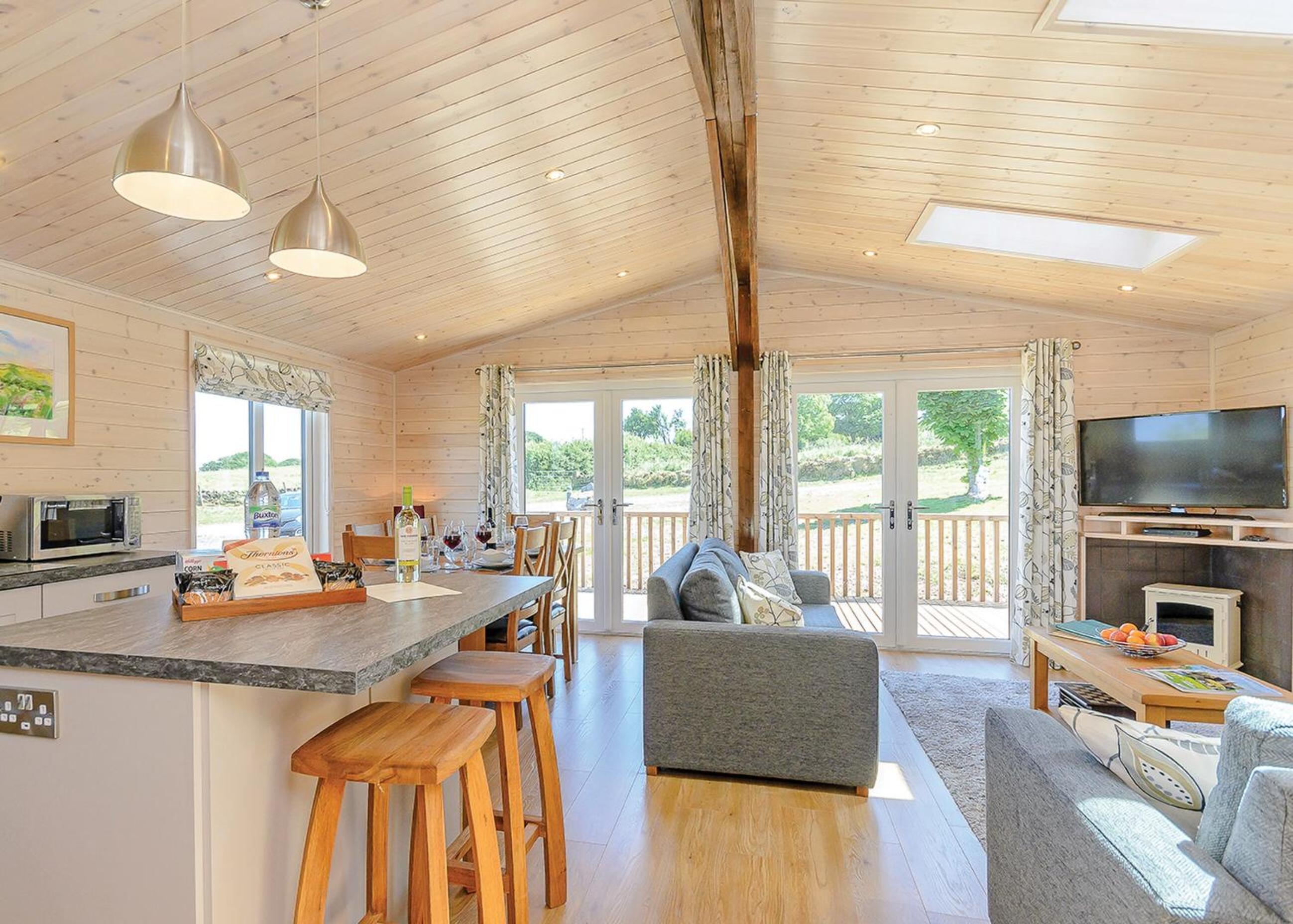 Three-Bedroom House photo 2