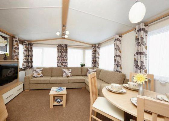 Mobile Home 6 photo 2