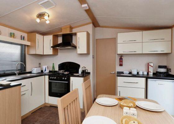 Mobile Home 6 photo 3