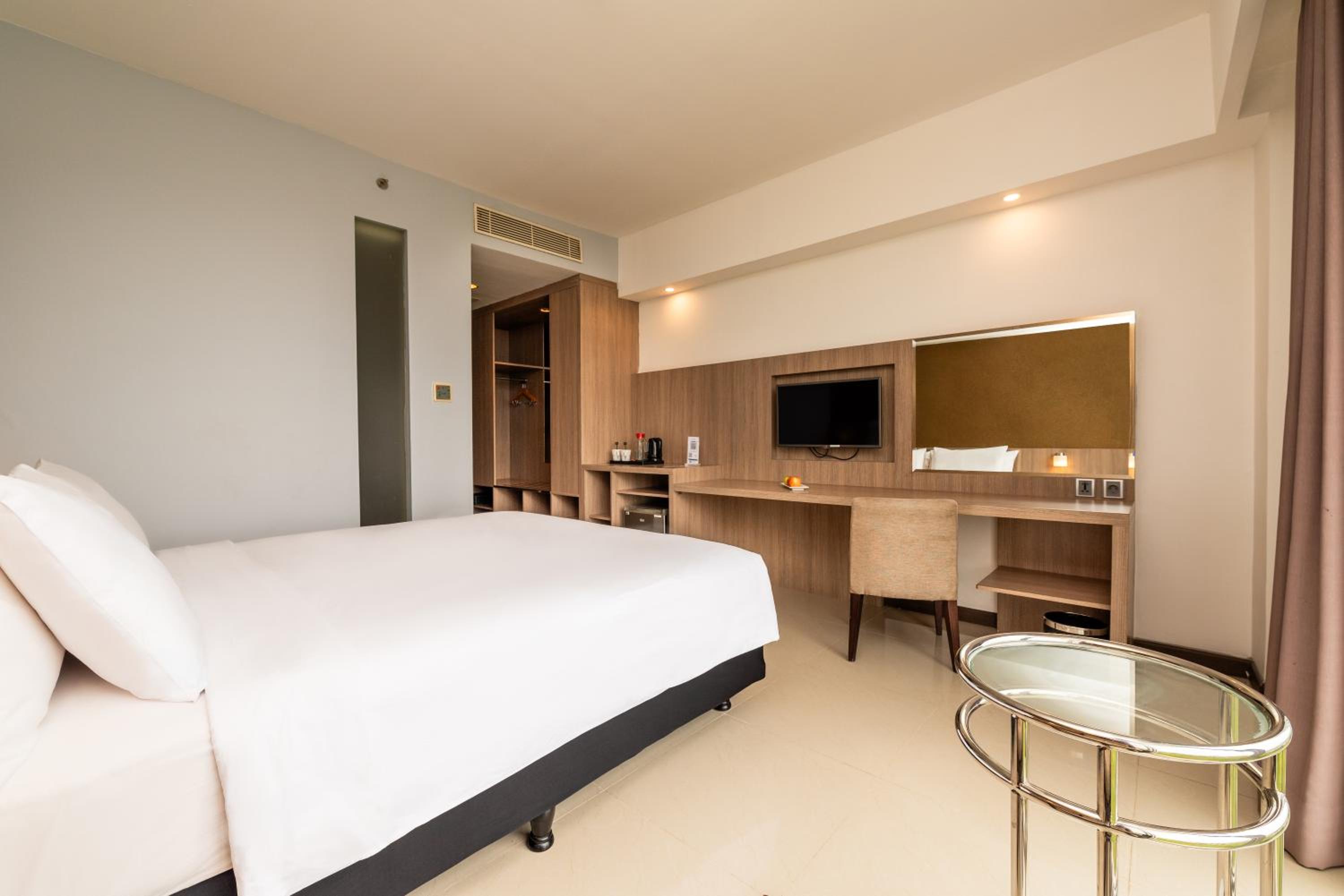 Deluxe Double Or Twin Room - Photo 1