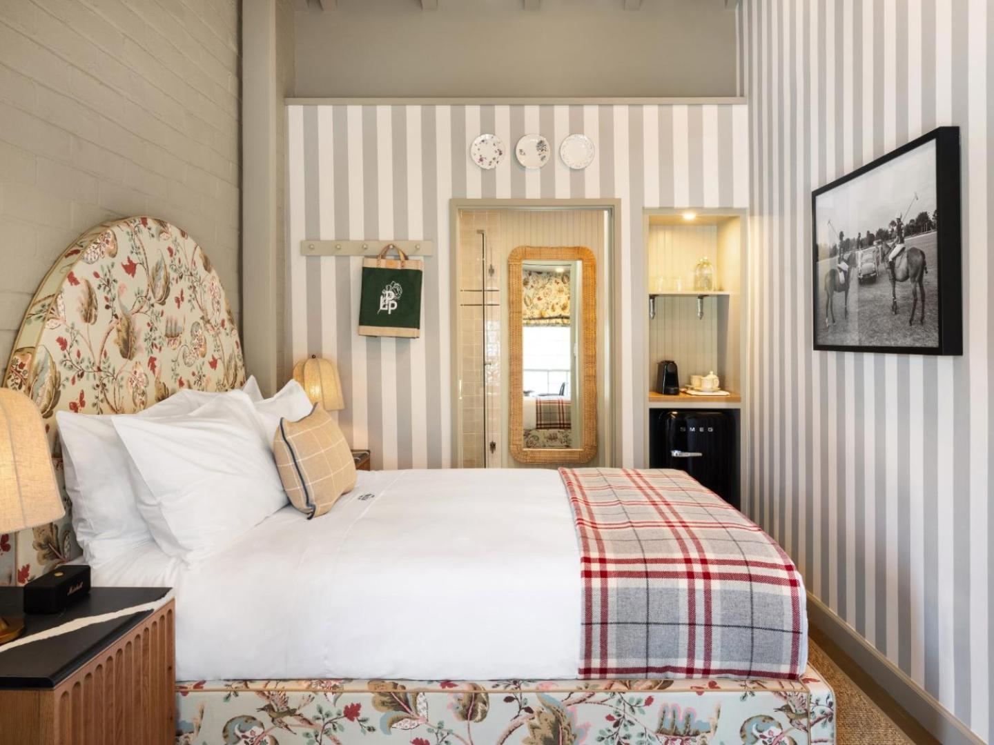 Queen Room photo 1