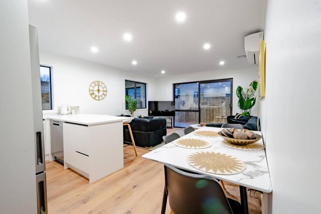 Three-Bedroom Apartment photo 1