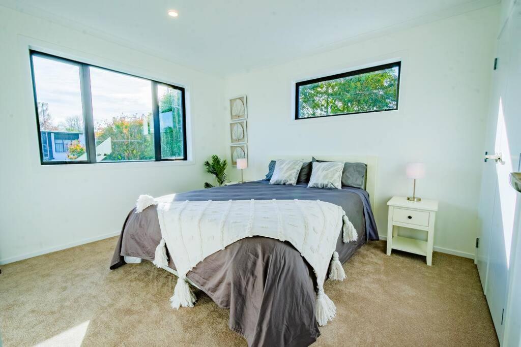 Three-Bedroom Apartment photo 3
