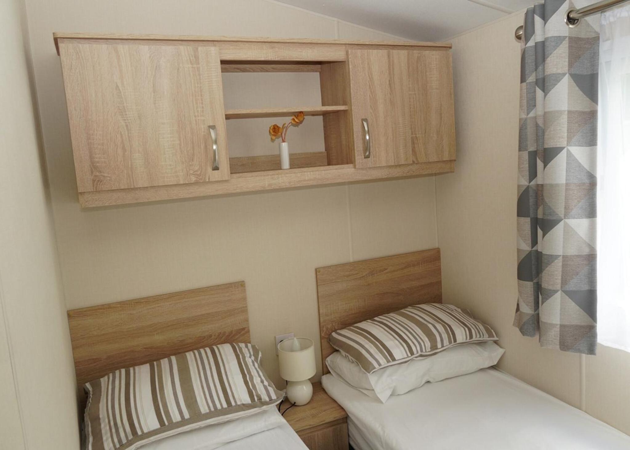 Mobile Home 2 photo 3