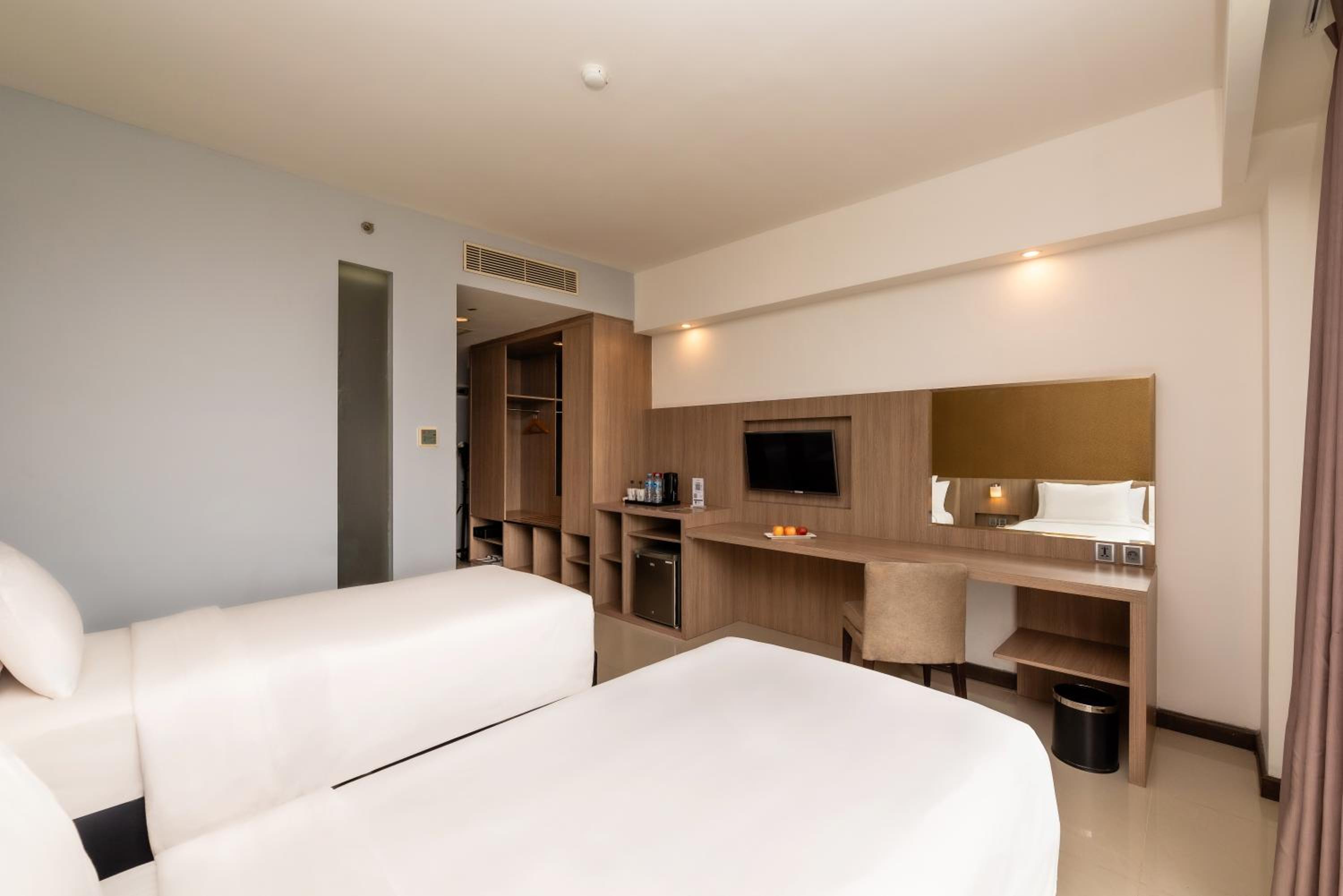 Deluxe Double Or Twin Room - Photo 5