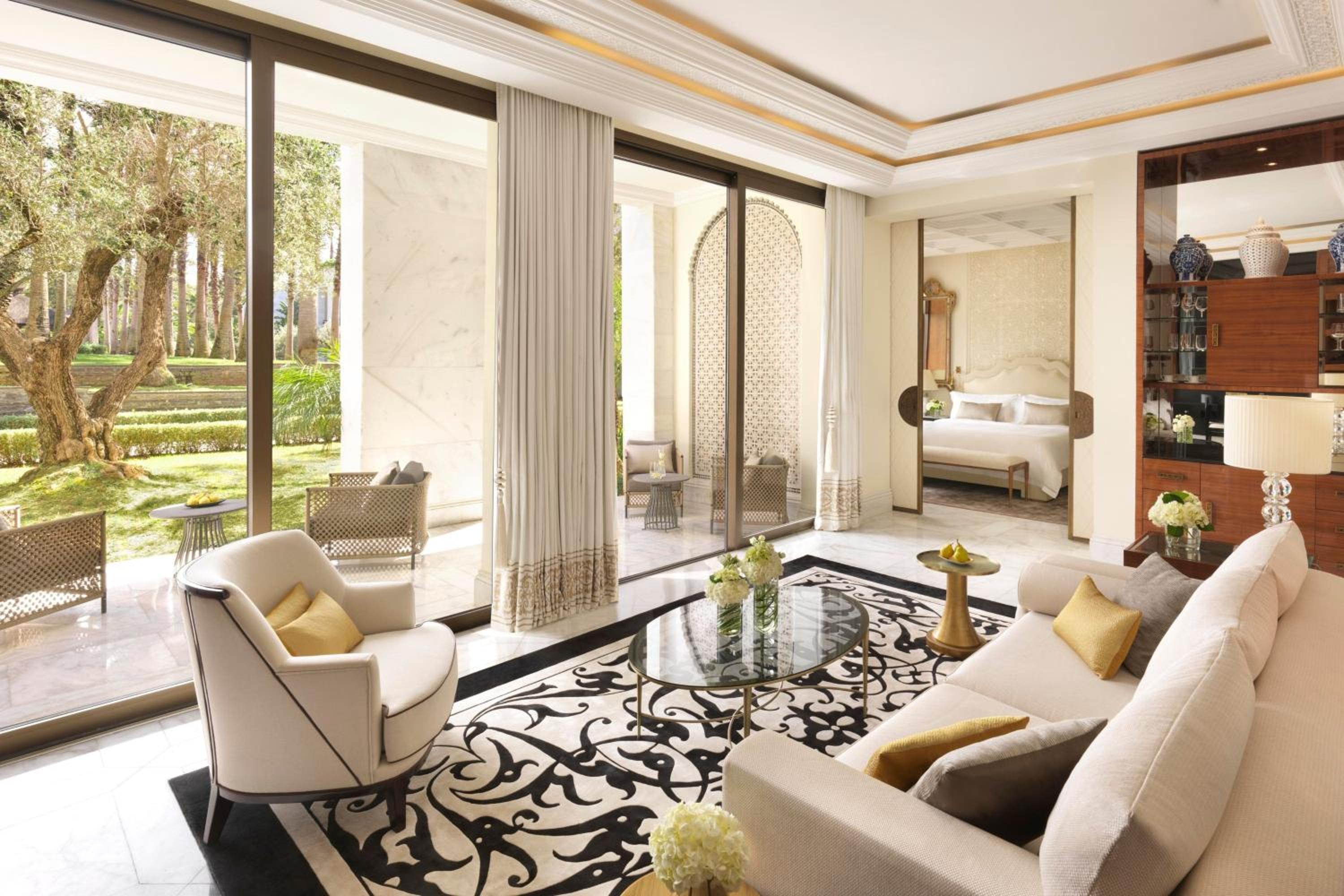 One-Bedroom Majestic King Suite with Garden View - Photo 9