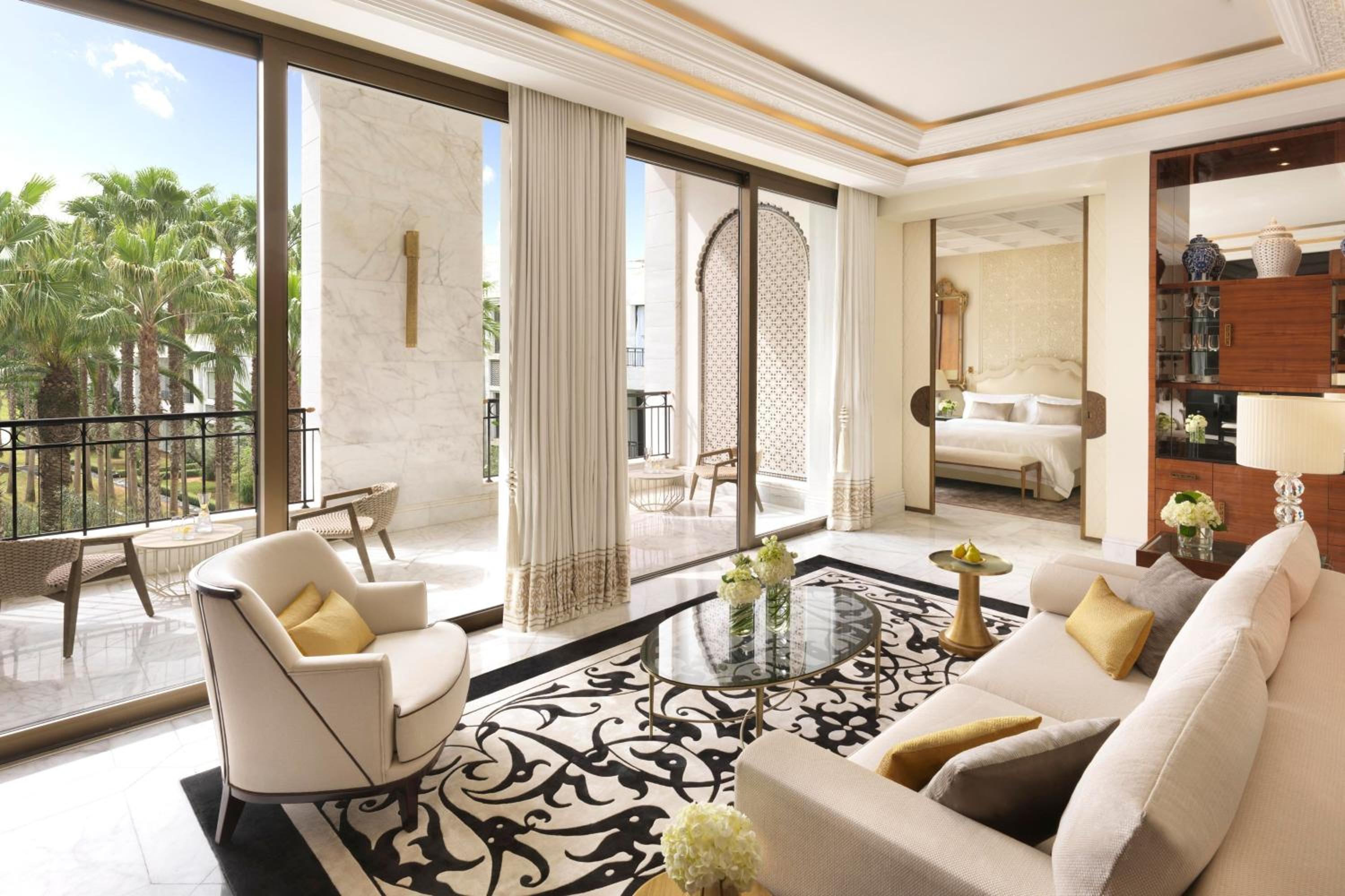 One-Bedroom Majestic King Suite with Garden View - Photo 10