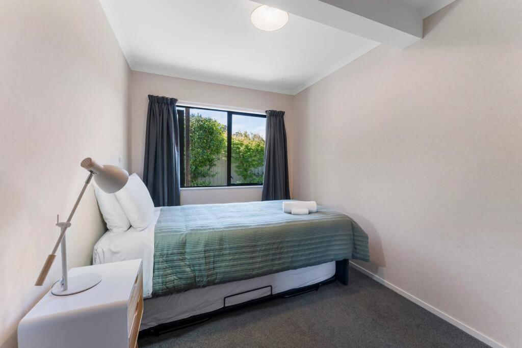 Five-Bedroom House photo 1