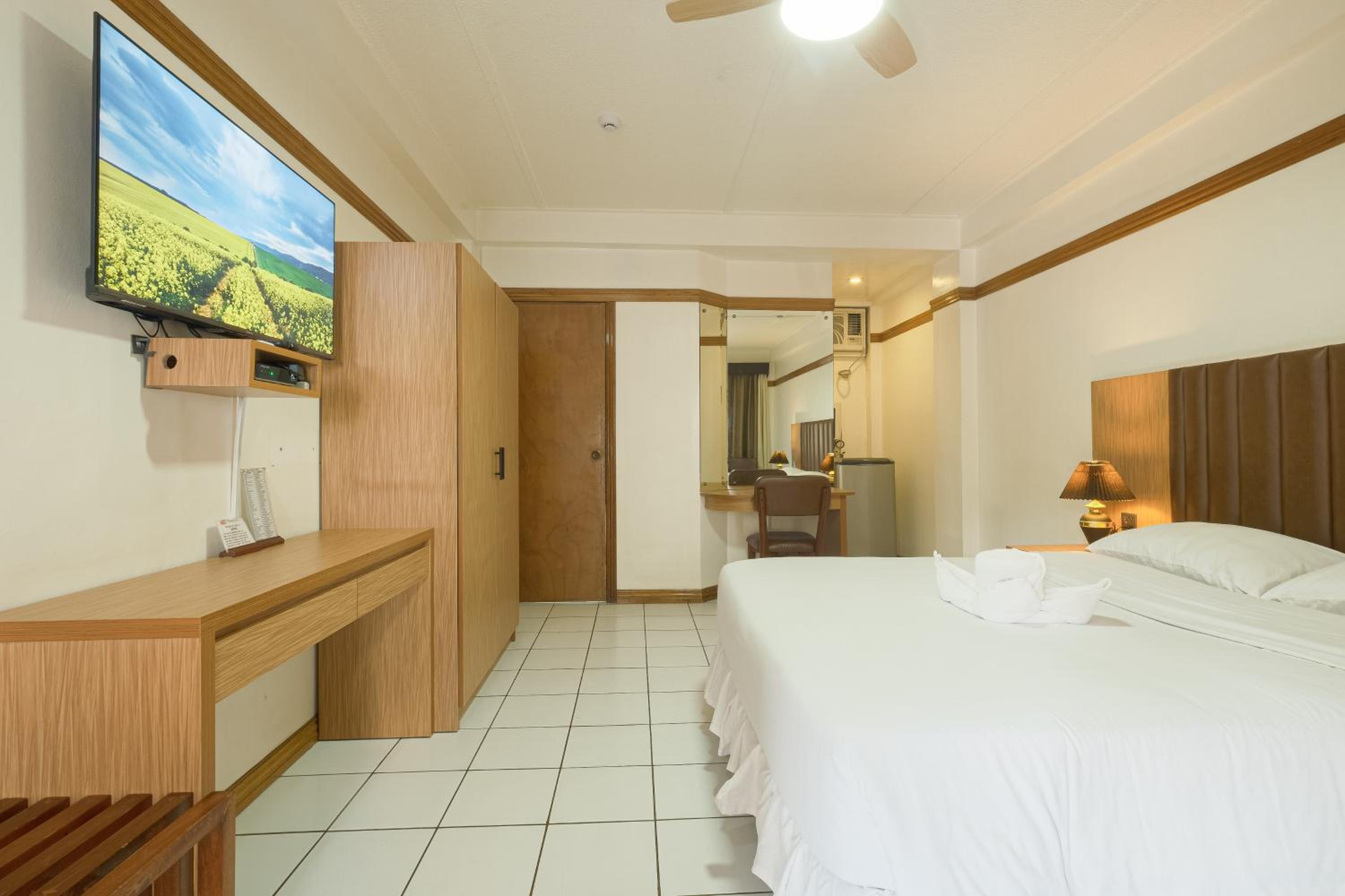 Superior Deluxe Double Room  photo 3