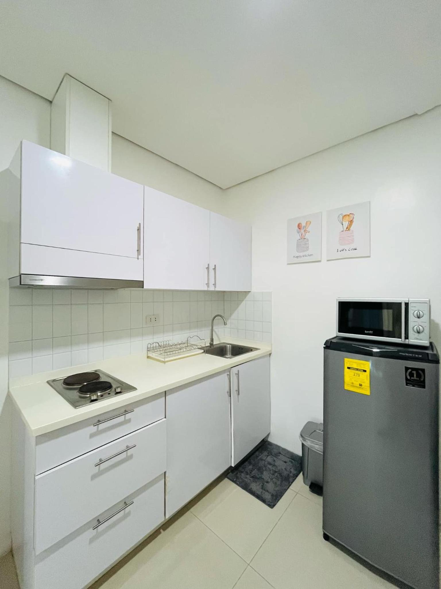 Studio Apartment - Photo 14