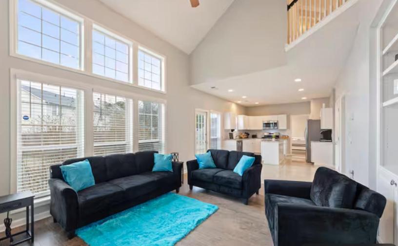 Four-Bedroom House photo 3