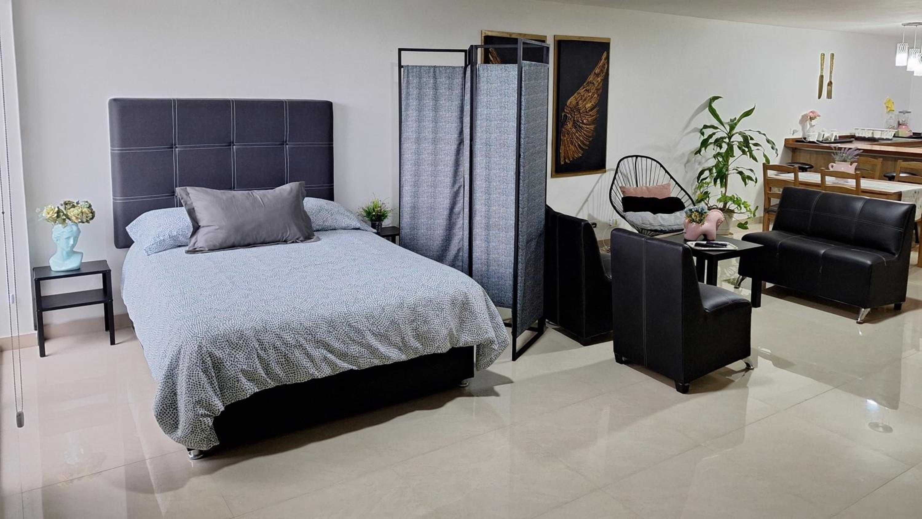 Three-Bedroom Apartment photo 2