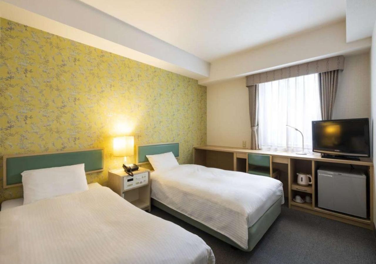 Twin Room - Non-Smoking - Photo 4