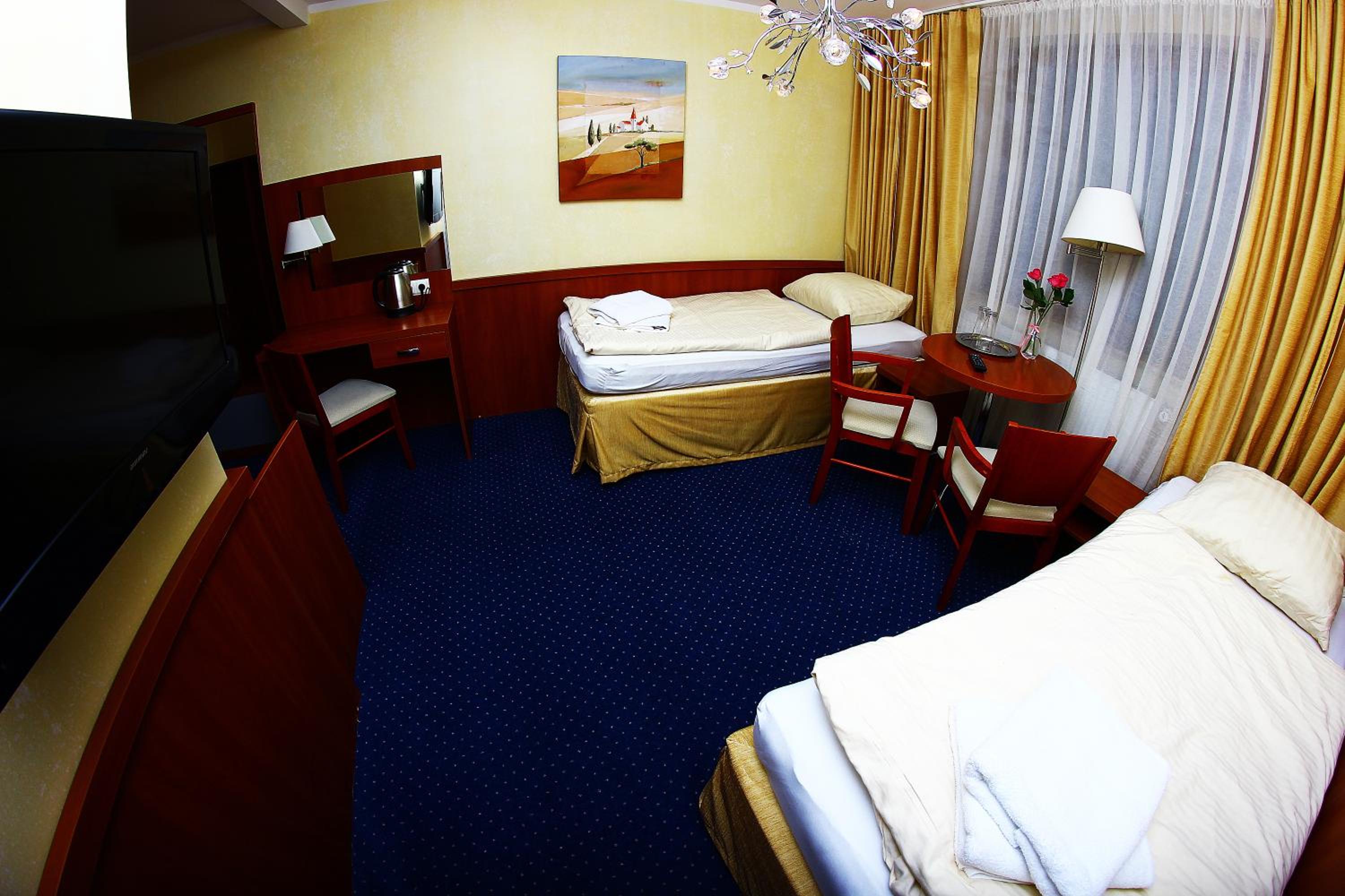 Twin Room - Photo 4