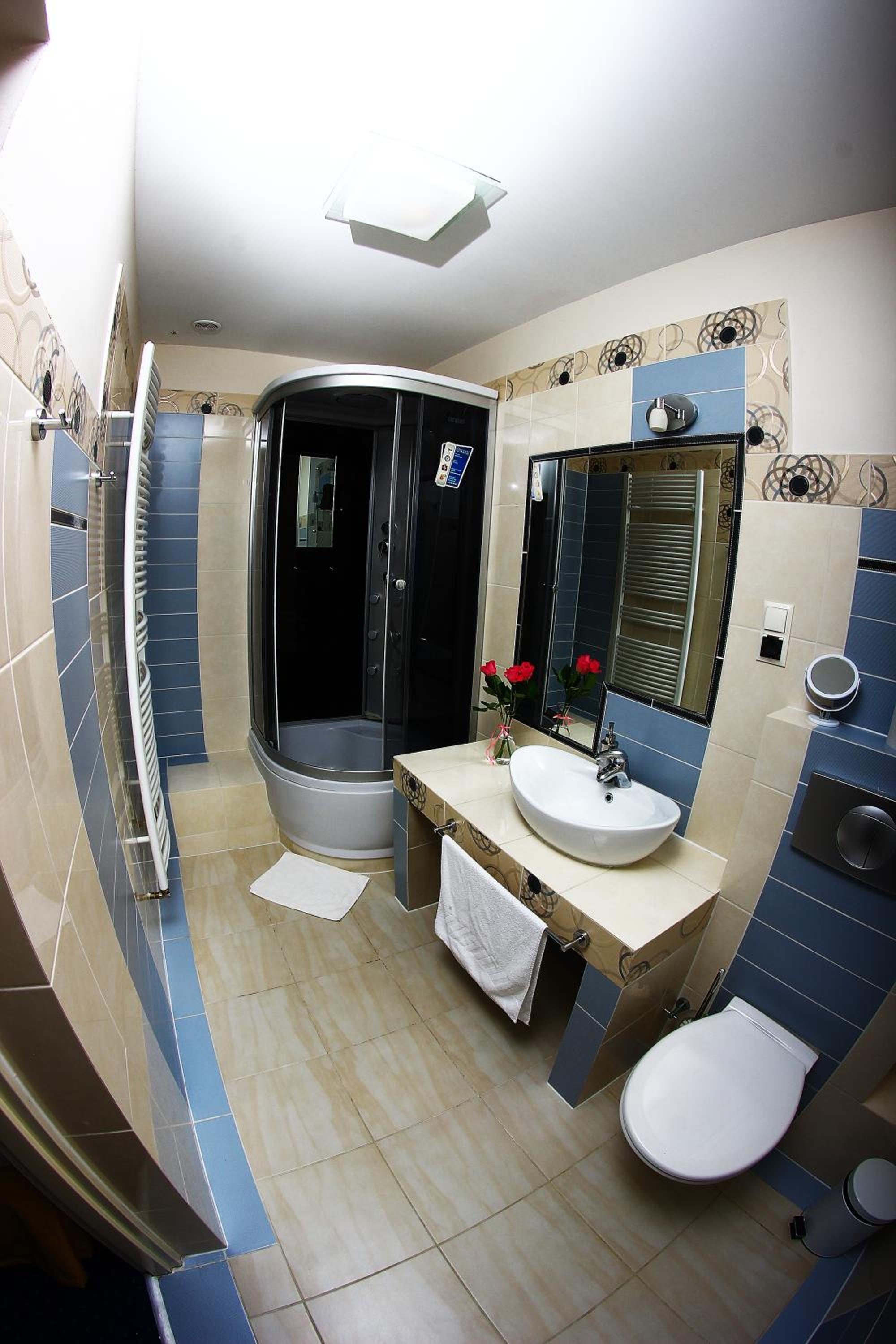 Twin Room - Photo 3