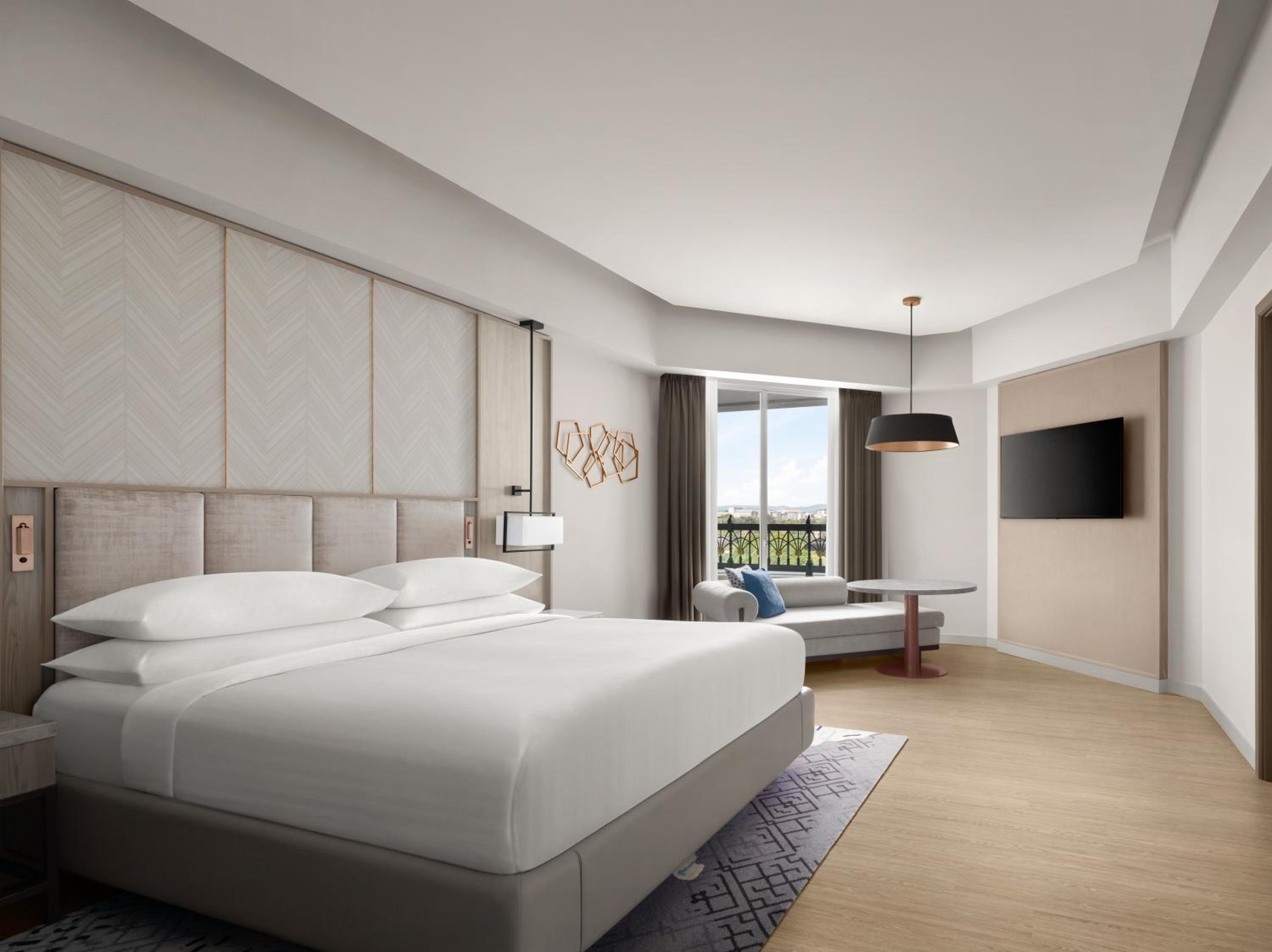 Executive Suite, Executive lounge access, 1 King - Photo 4