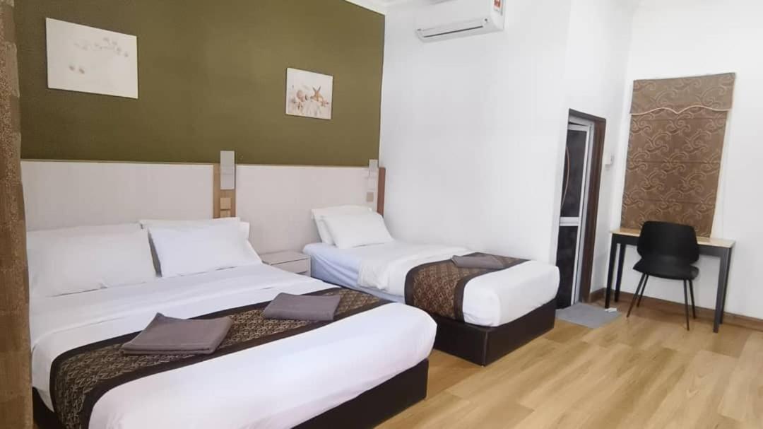 Triple Room